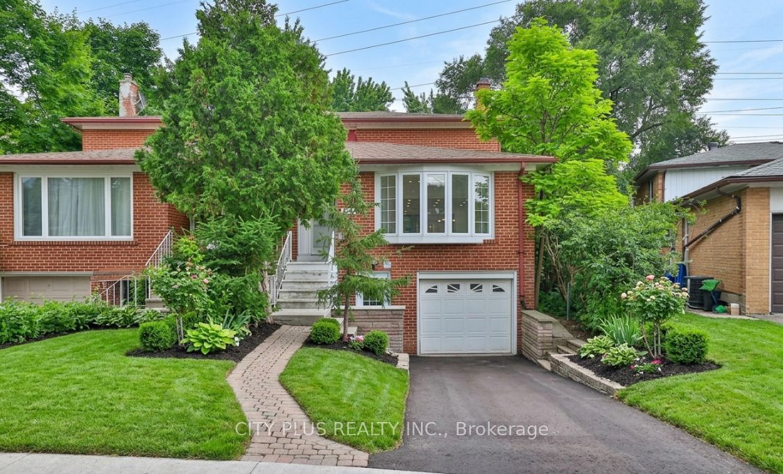 23 Reiber Crescent, Toronto, ON M2H 1C3