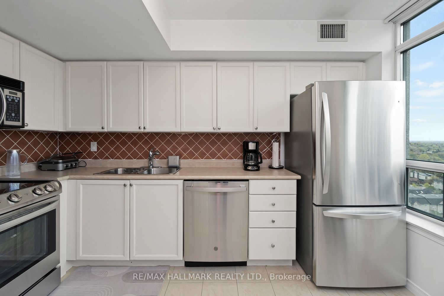 28 Harrison Garden Boulevard 1902, Toronto, ON M2N 7B5