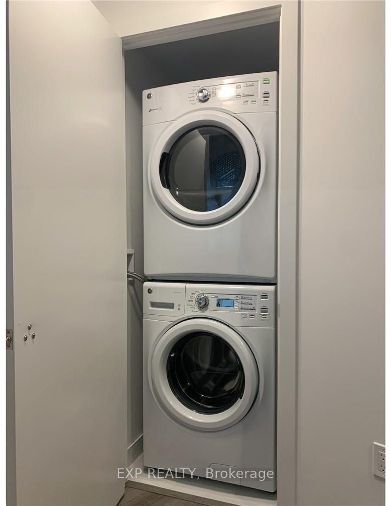 38 Iannuzzi Street 509, Toronto, ON M5V 0S2