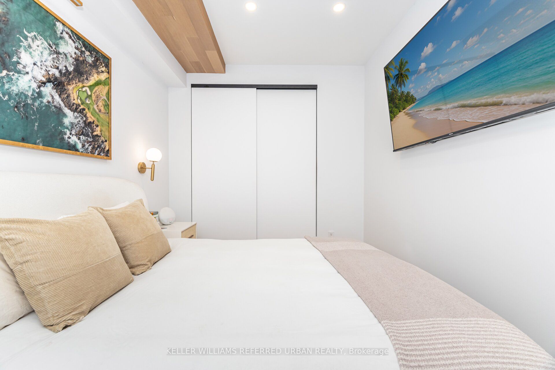 20 Stewart Street 103, Toronto, ON M5V 1H6