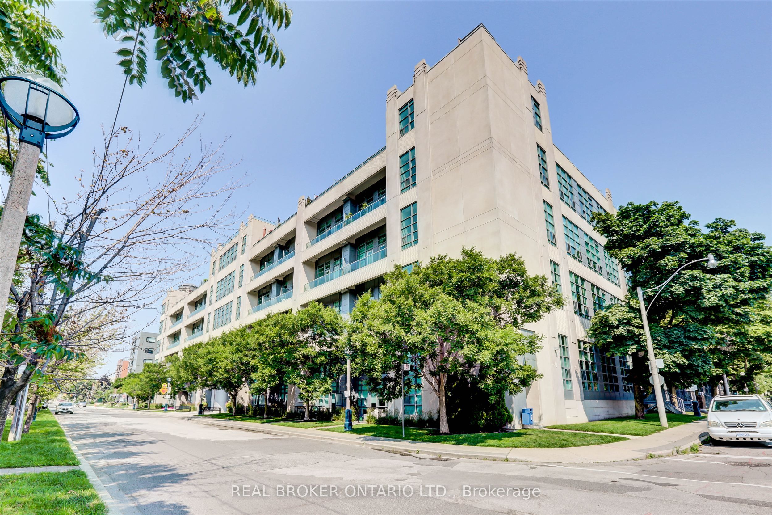 380 Macpherson Avenue 209, Toronto, ON M4V 3E3