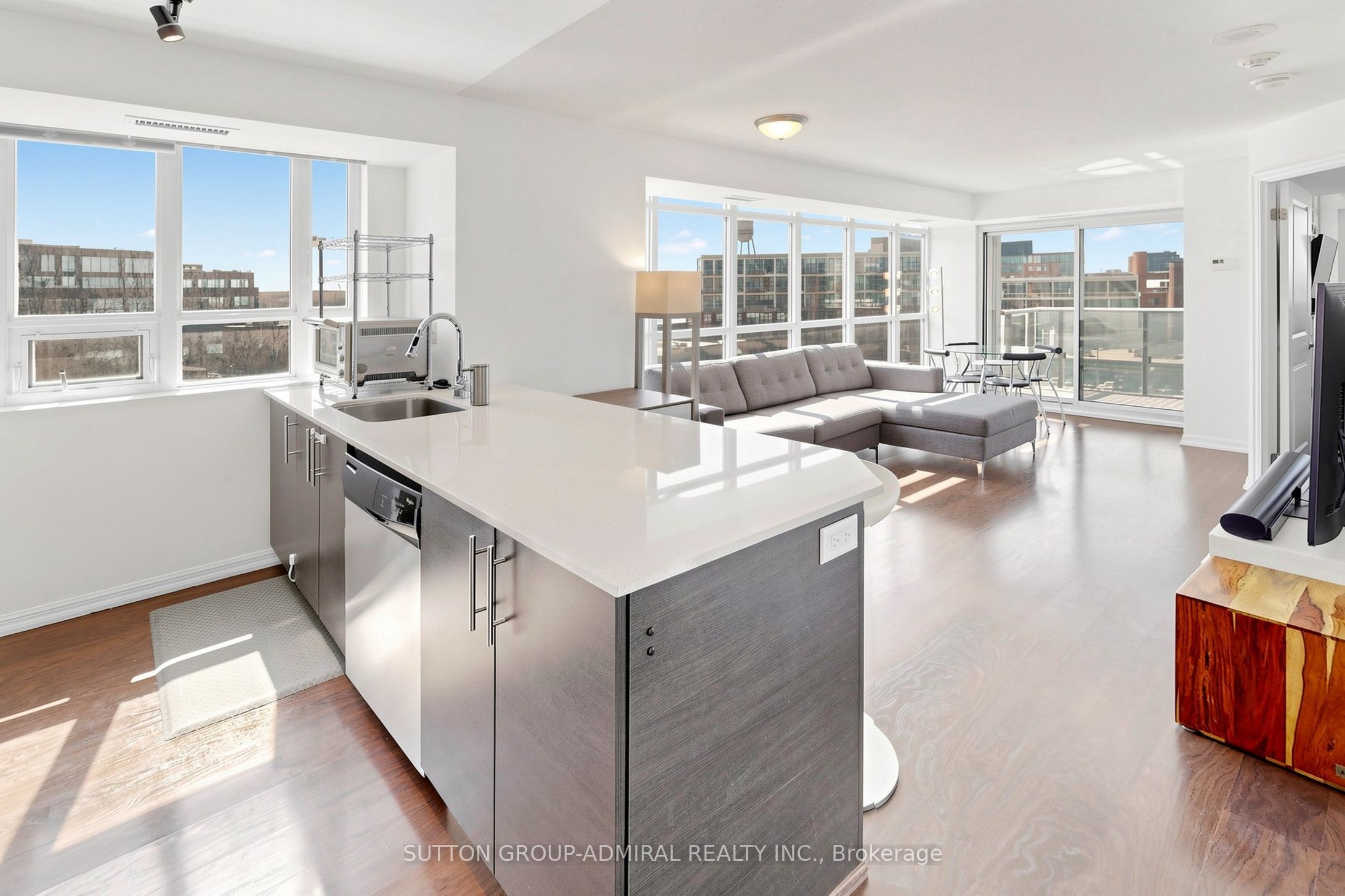 125 Western Battery Road #710, Toronto, ON M6K 3R8