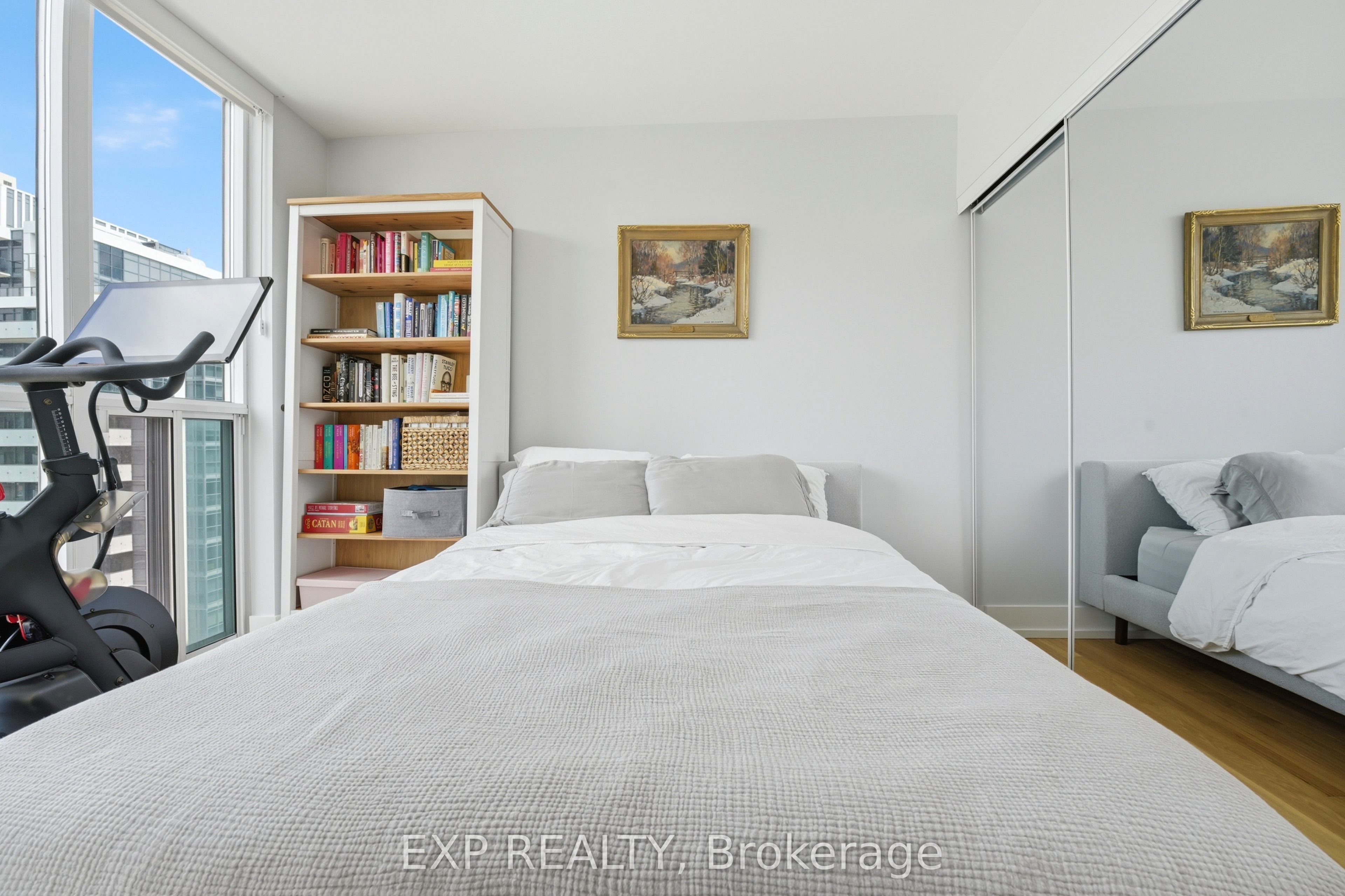 230 King Street E PH20, Toronto, ON M5A 1K5