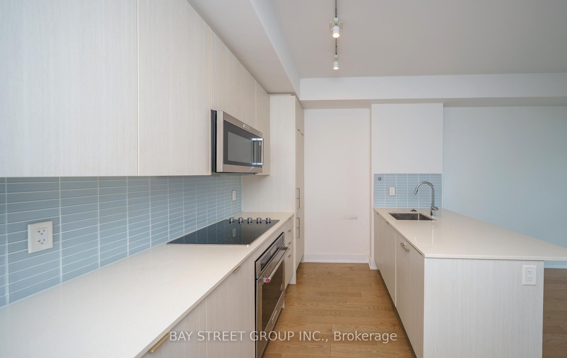 181 Bedford Road 905, Toronto, ON M5R 0C2