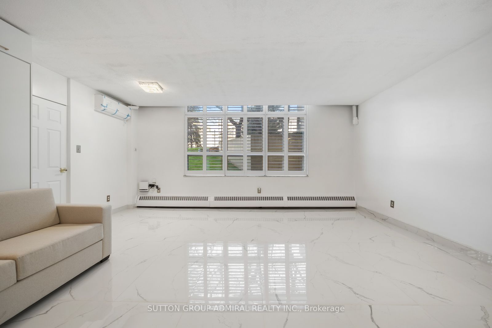 5 Parkway Forest Drive G8, Toronto, ON M2J 1L2