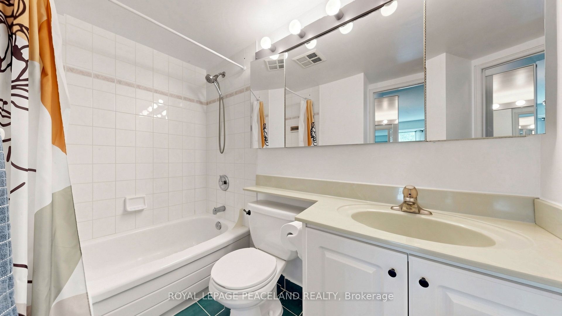18 Pemberton Avenue 409, Toronto, ON M2M 1Y1