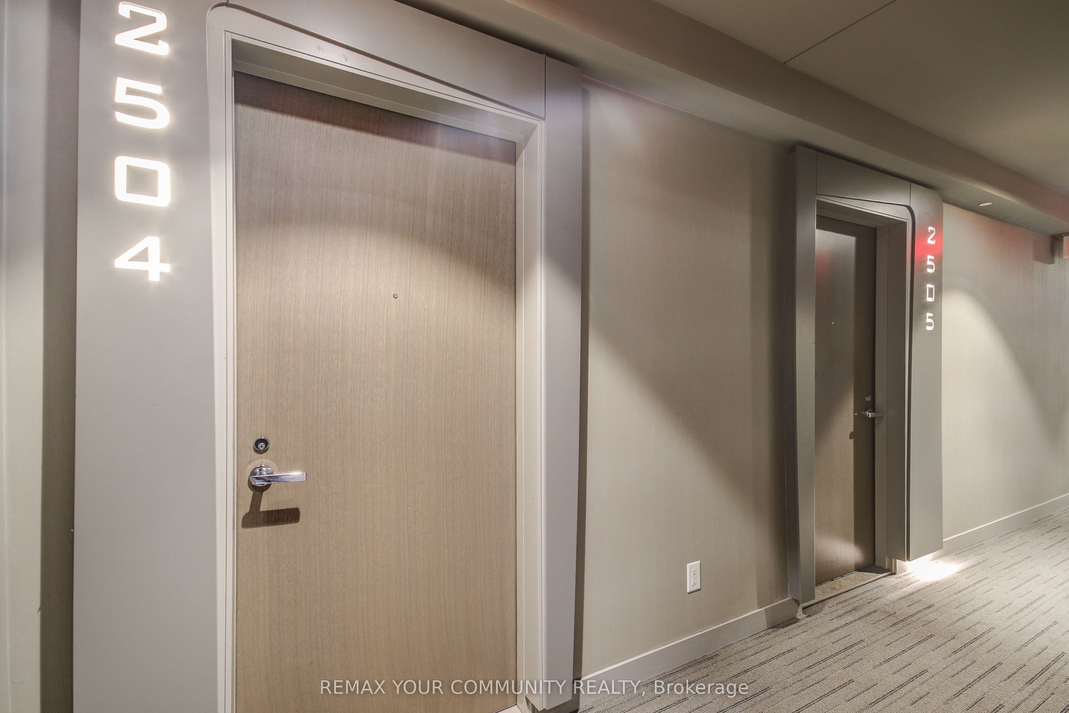 1 Bloor Street E 2504, Toronto, ON M4W 0A8