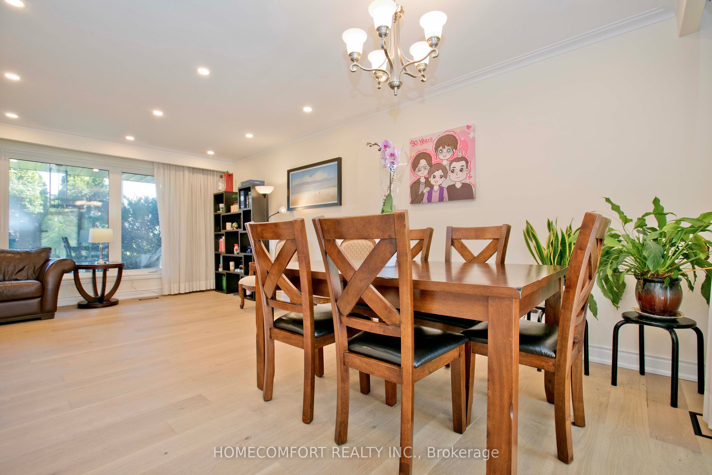 19 Oldborough Circle, Toronto, ON M2J 3A1