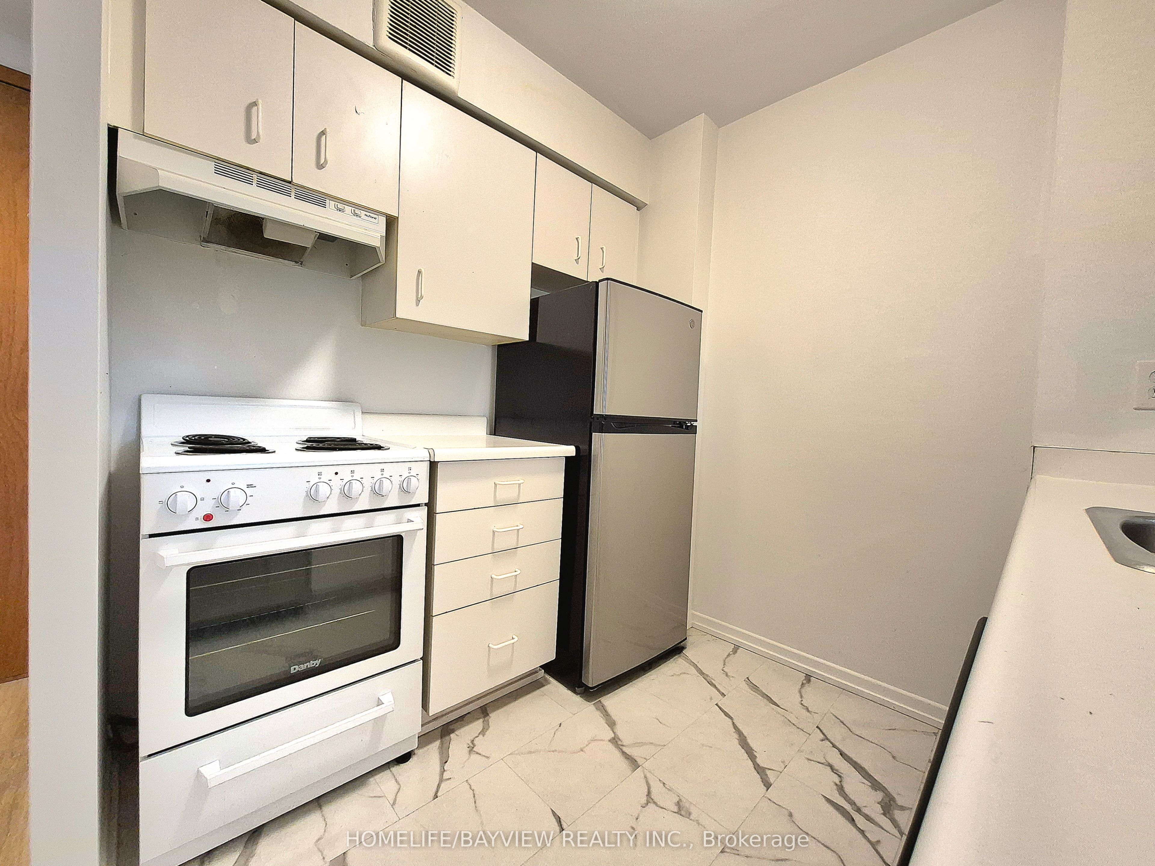 44 St Joseph Street 607, Toronto, ON M4Y 2W4