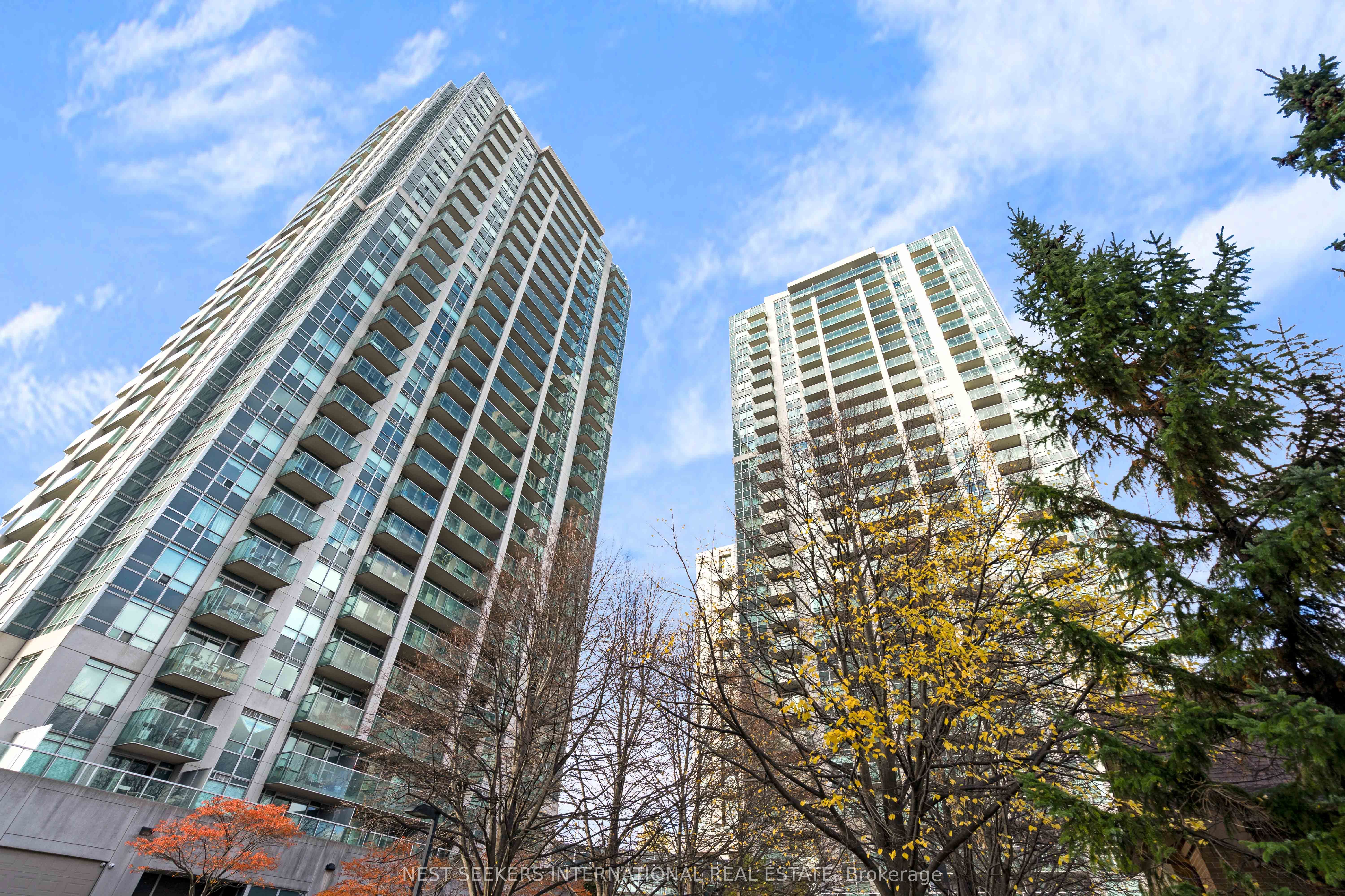 16 Harrison Garden Boulevard 1011, Toronto, ON M2N 7J6