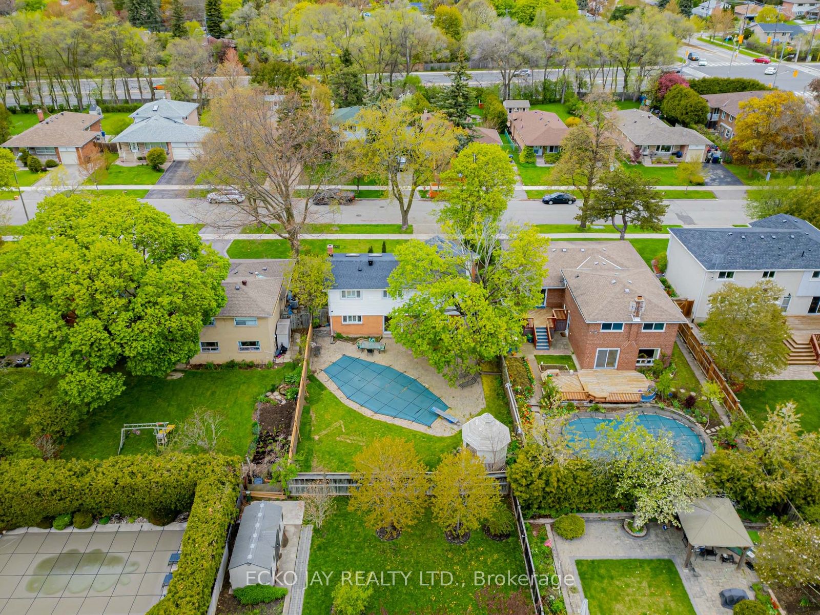 27 Silkwood Crescent, Toronto, ON M2J 1H1