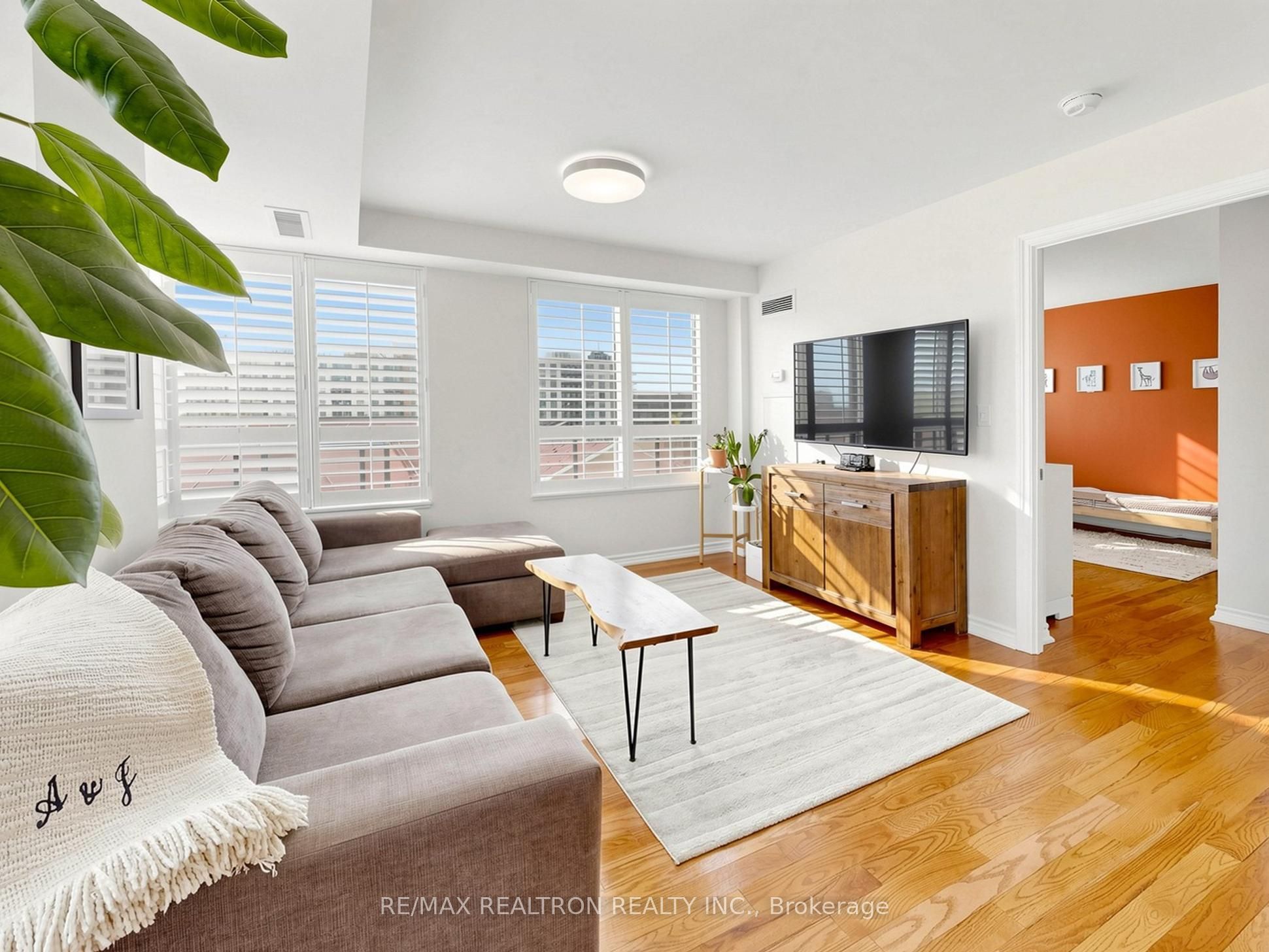 16 Dallimore Circle 414, Toronto, ON M3C 4C4