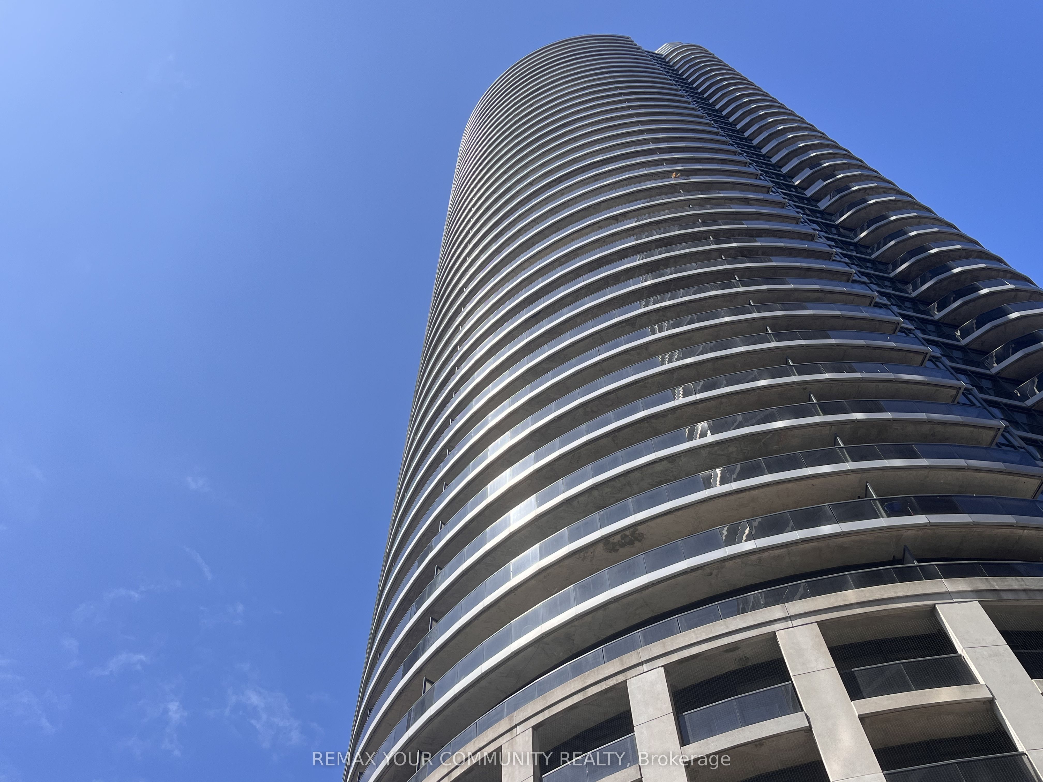 21 Carlton Street 2710, Toronto, ON M5B 1L3