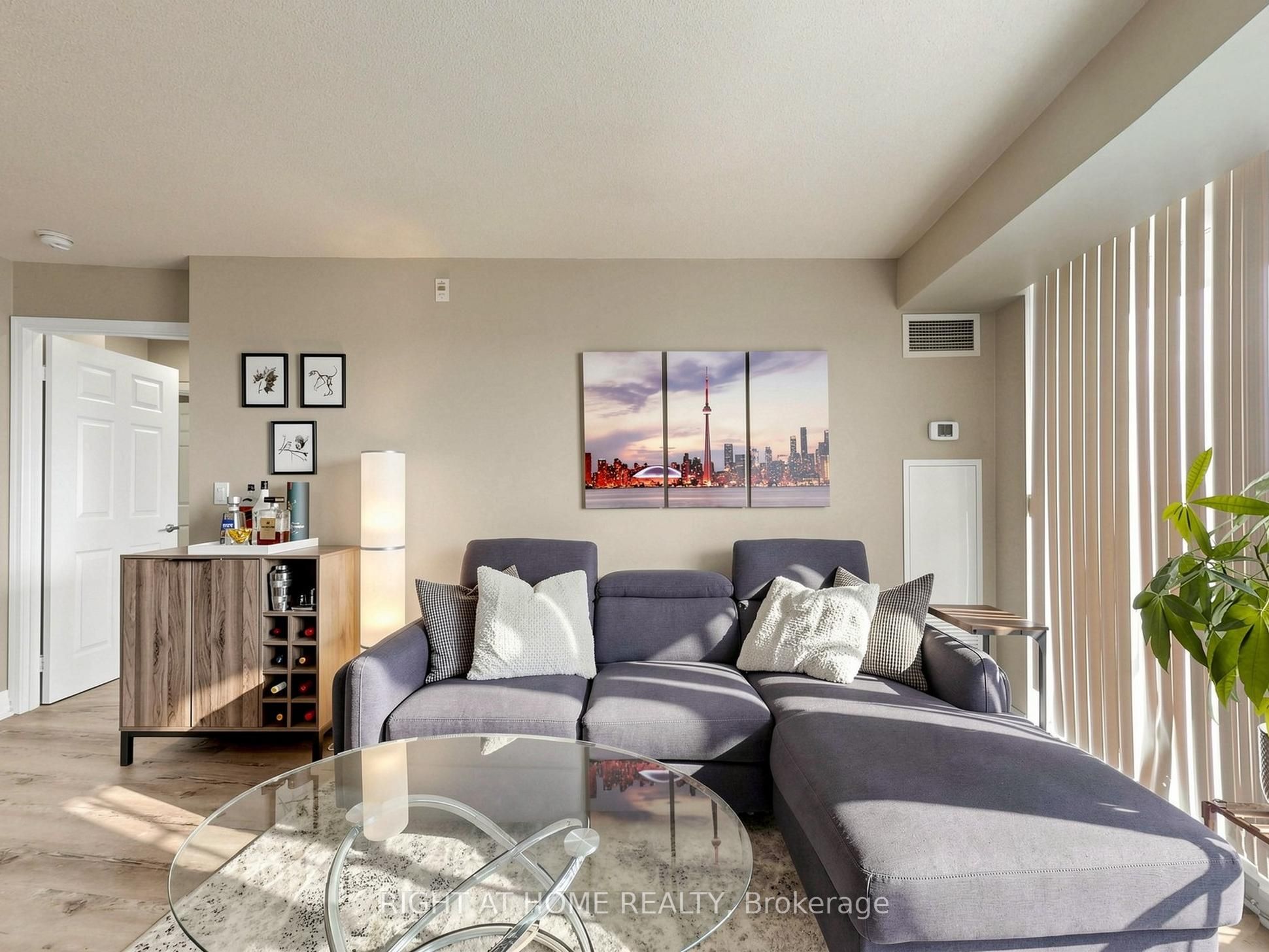 18 Valley Woods Road 1008, Toronto, ON M3A 0A1
