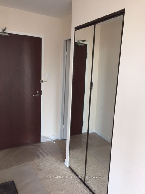 1055 Bay Street 2210, Toronto, ON M5S 3A3