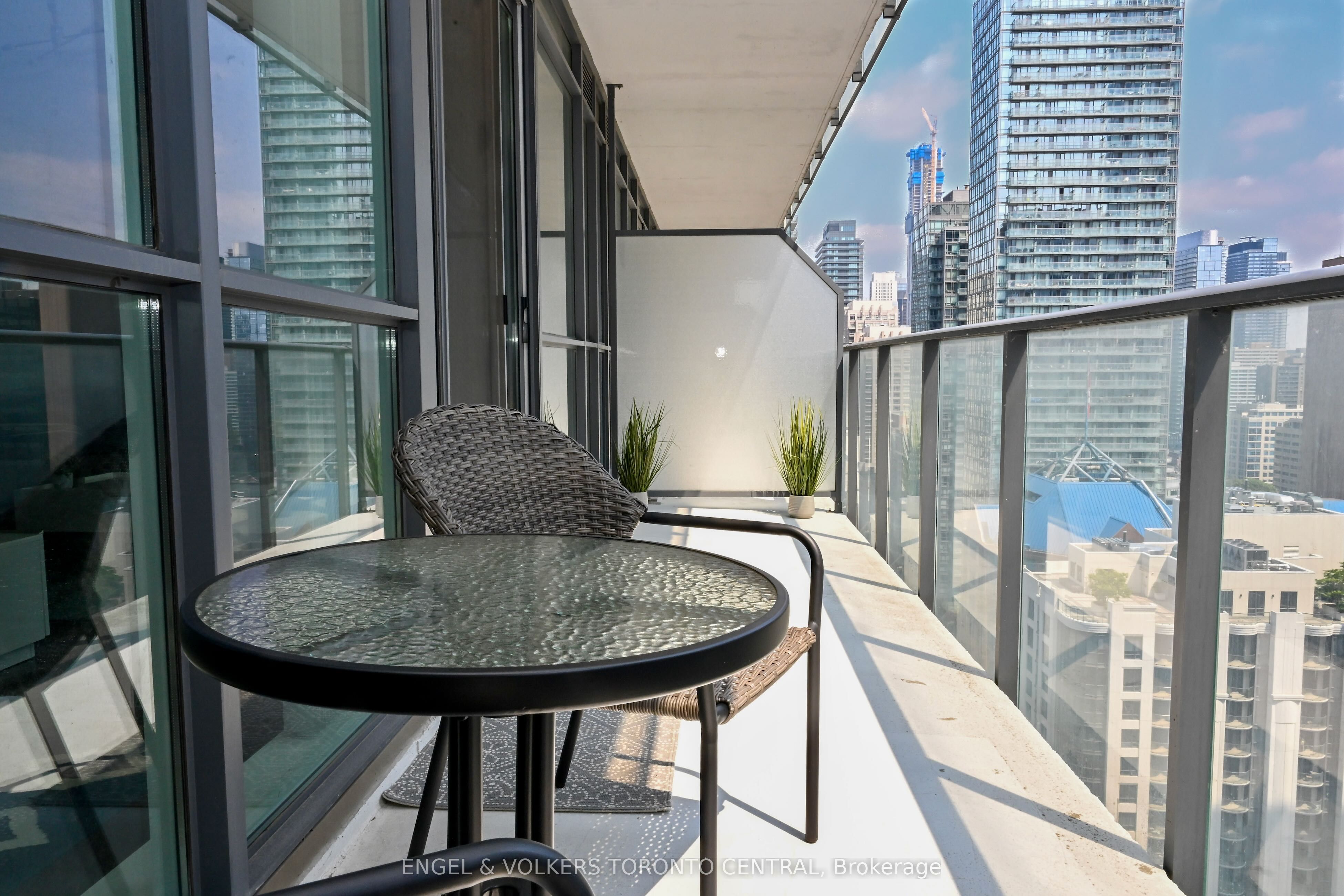 770 Bay Street 2504, Toronto, ON M5G 0A6