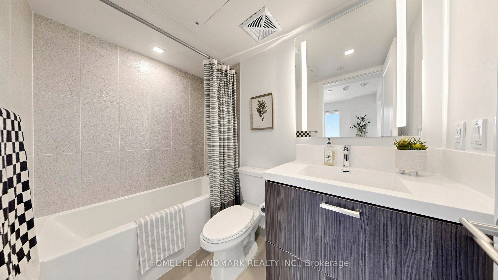 50 McCaul Street 504, Toronto, ON M5T 1V9