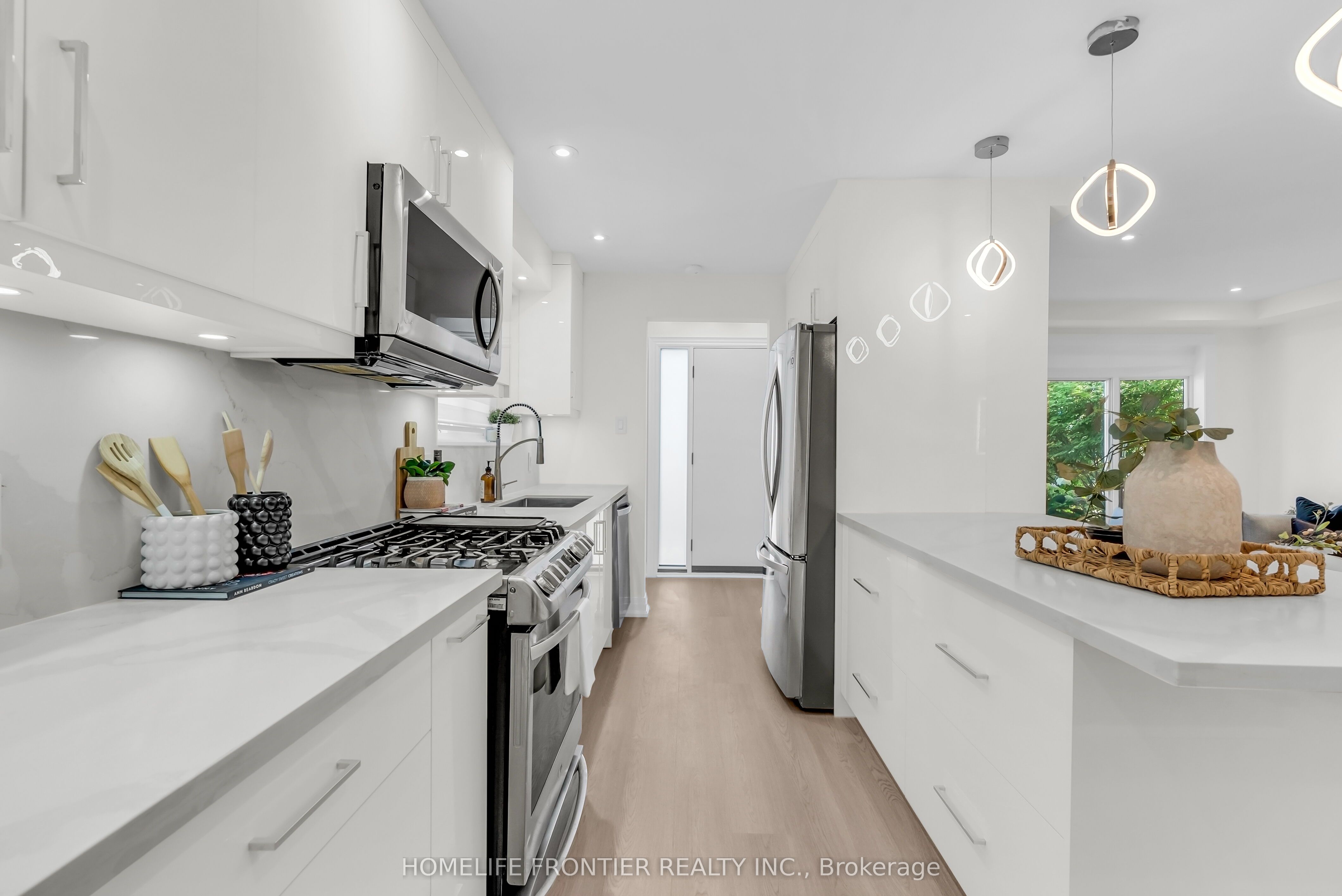 61 Sundial Crescent, Toronto, ON M4A 2J7
