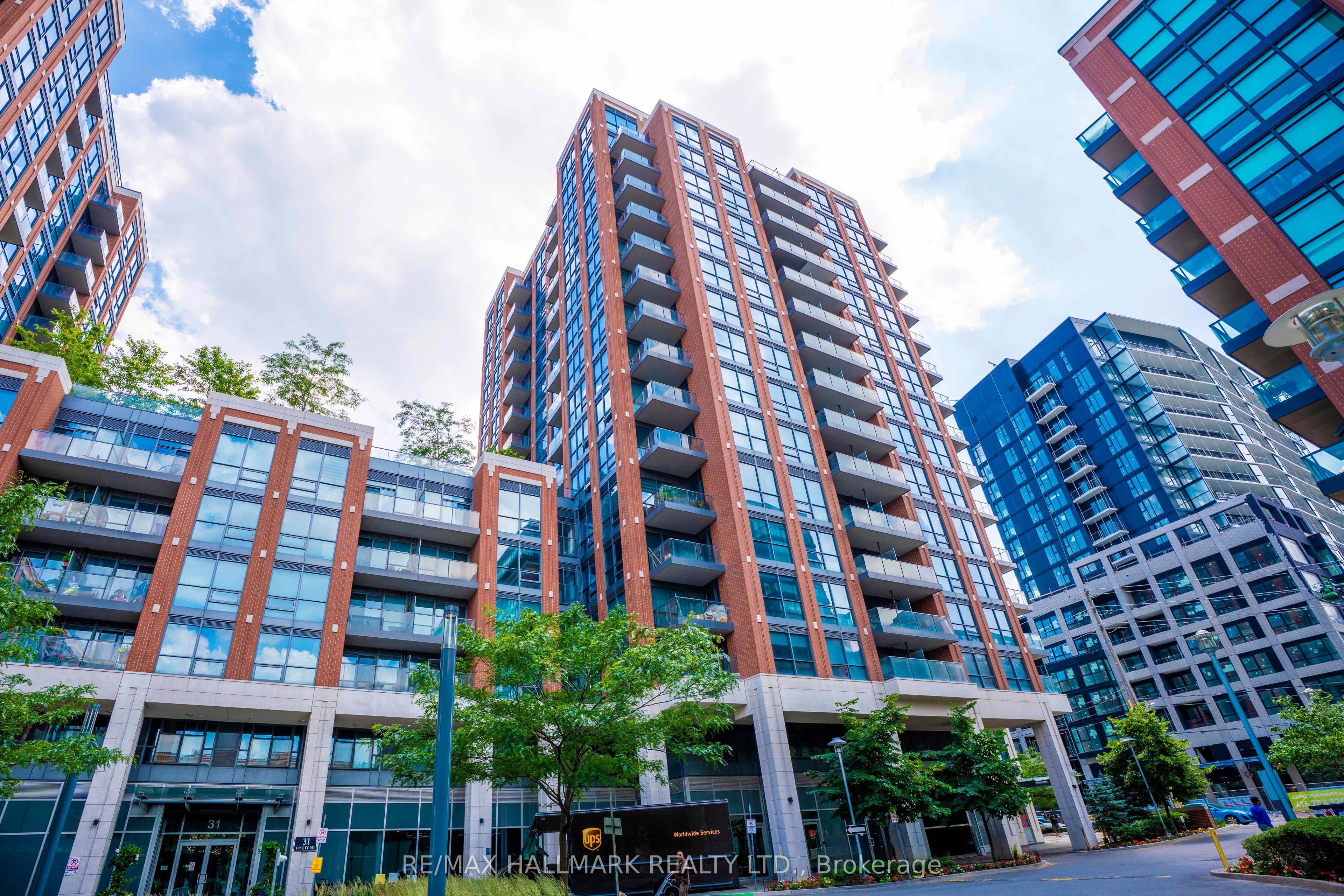 31 Tippett Road 905, Toronto, ON M3H 0C8