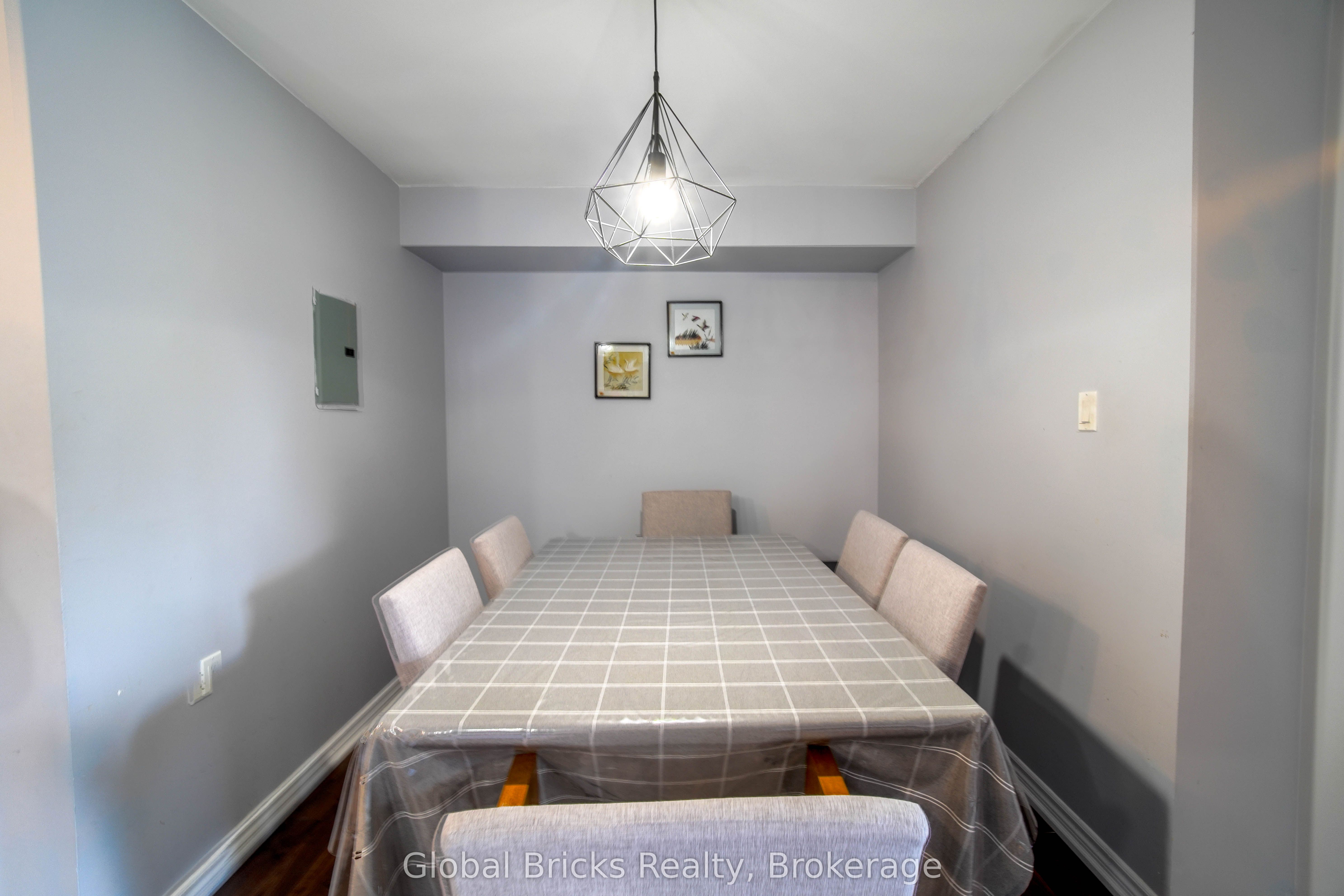872 Sheppard Avenue W 308, Toronto, ON M3H 2T5