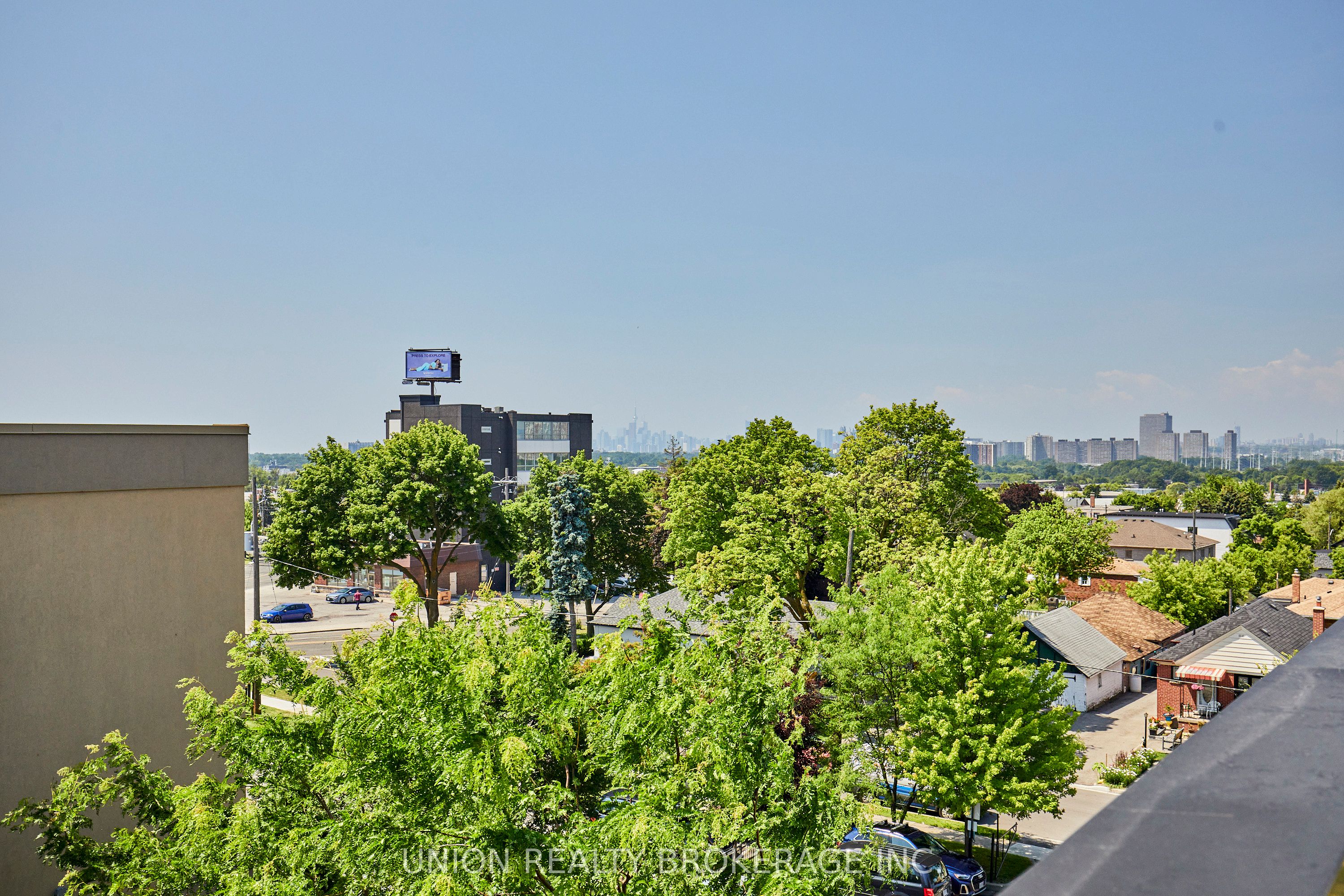 1496 Victoria Park Avenue 256, Toronto, ON M4A 2M6
