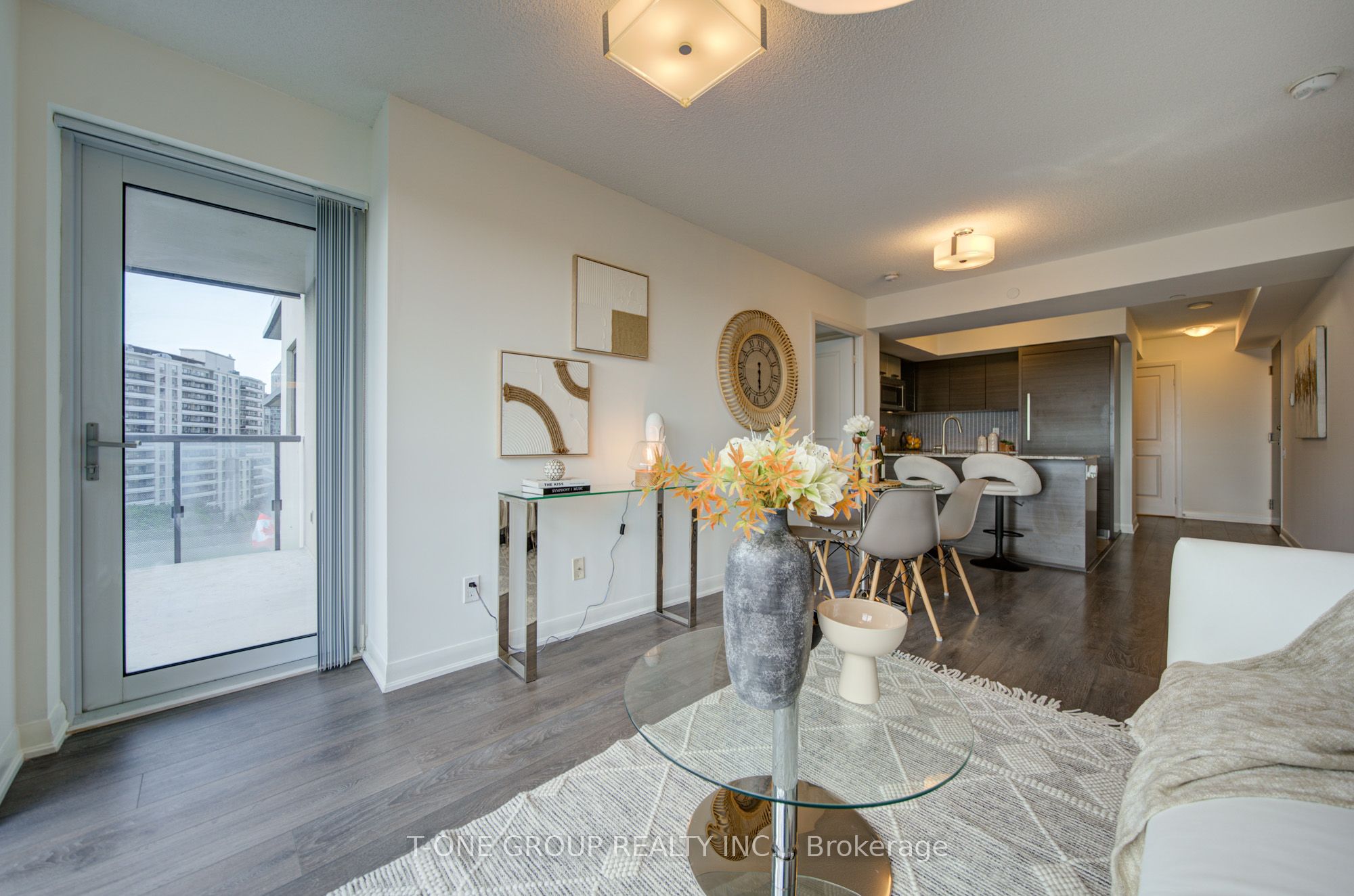 5162 Yonge Street 915, Toronto, ON M2N 0E9