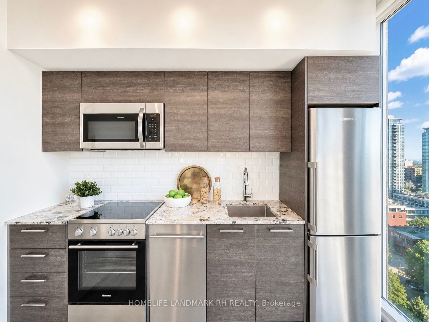 28 Wellesley Street E 1004, Toronto, ON M4Y 0C4