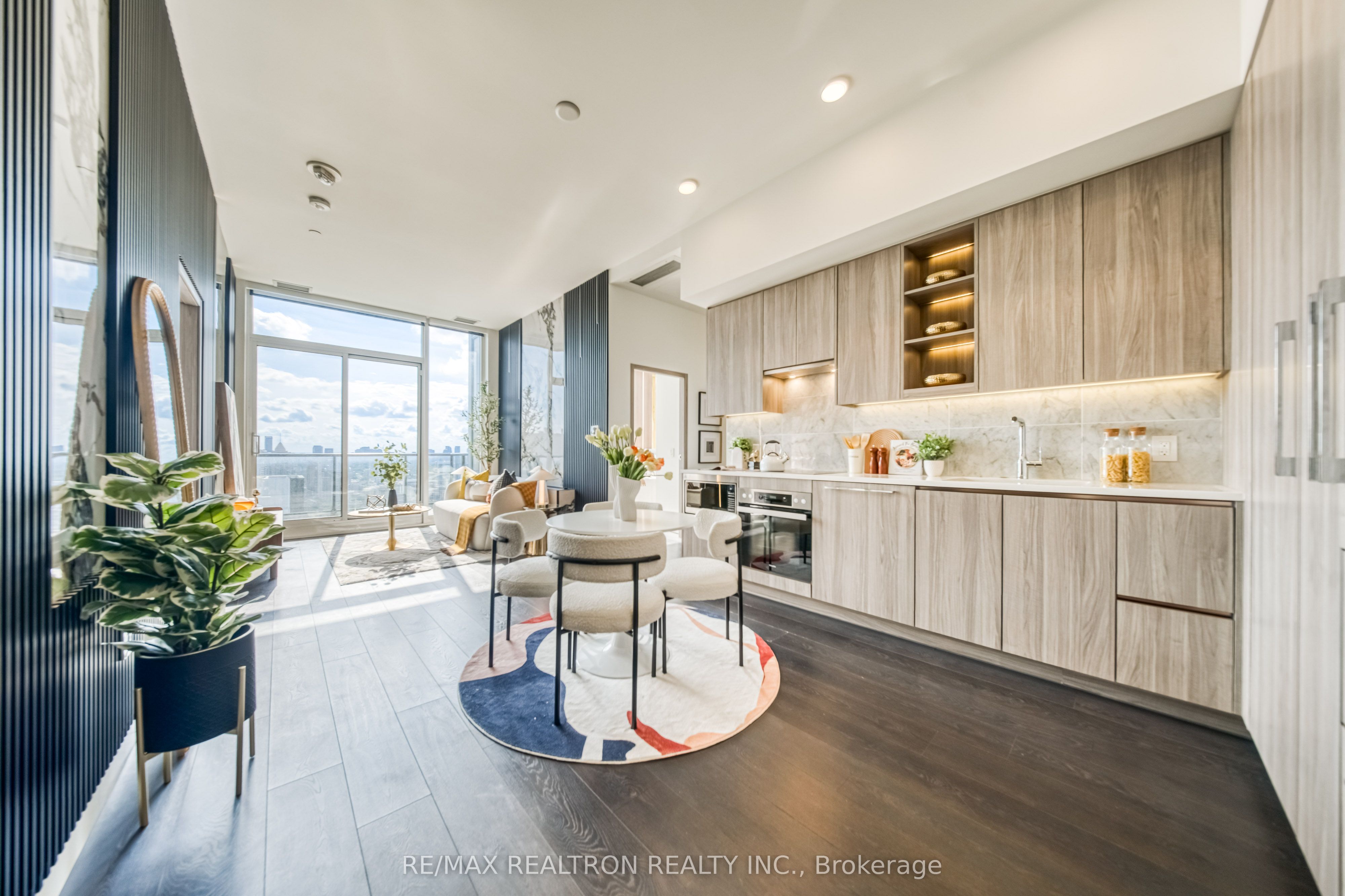 95 McMahon Drive PH4106, Toronto, ON M2K 0H1