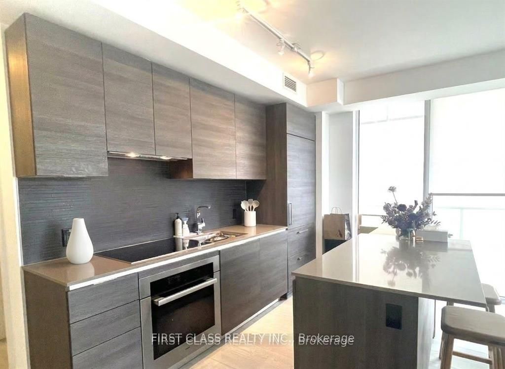 200 Bloor Street W 1405, Toronto, ON M5S 0B1