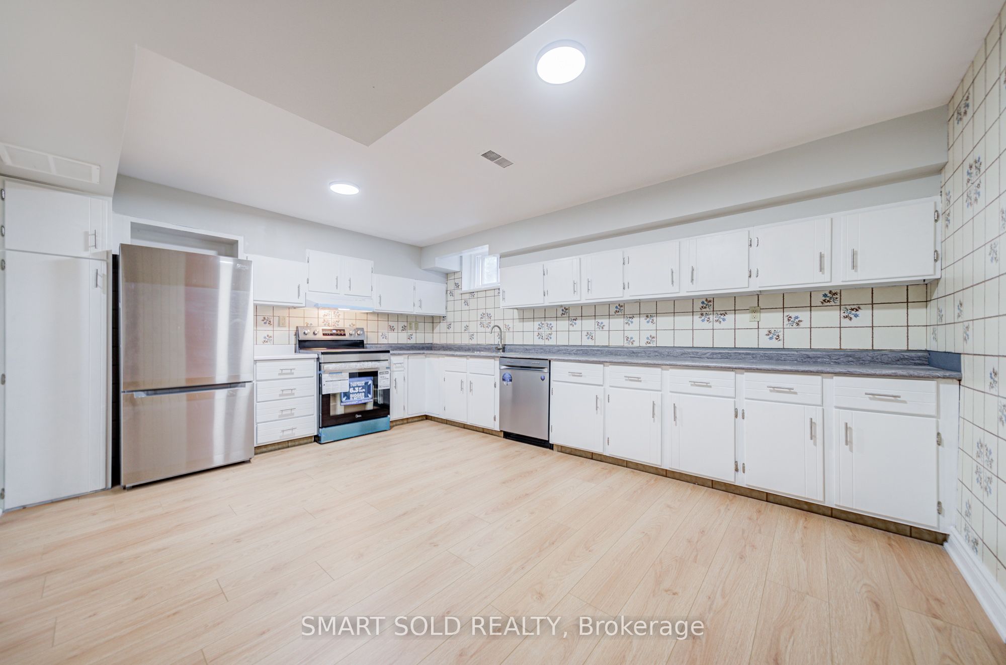 285 Churchill Avenue, Toronto, ON M2R 1E5