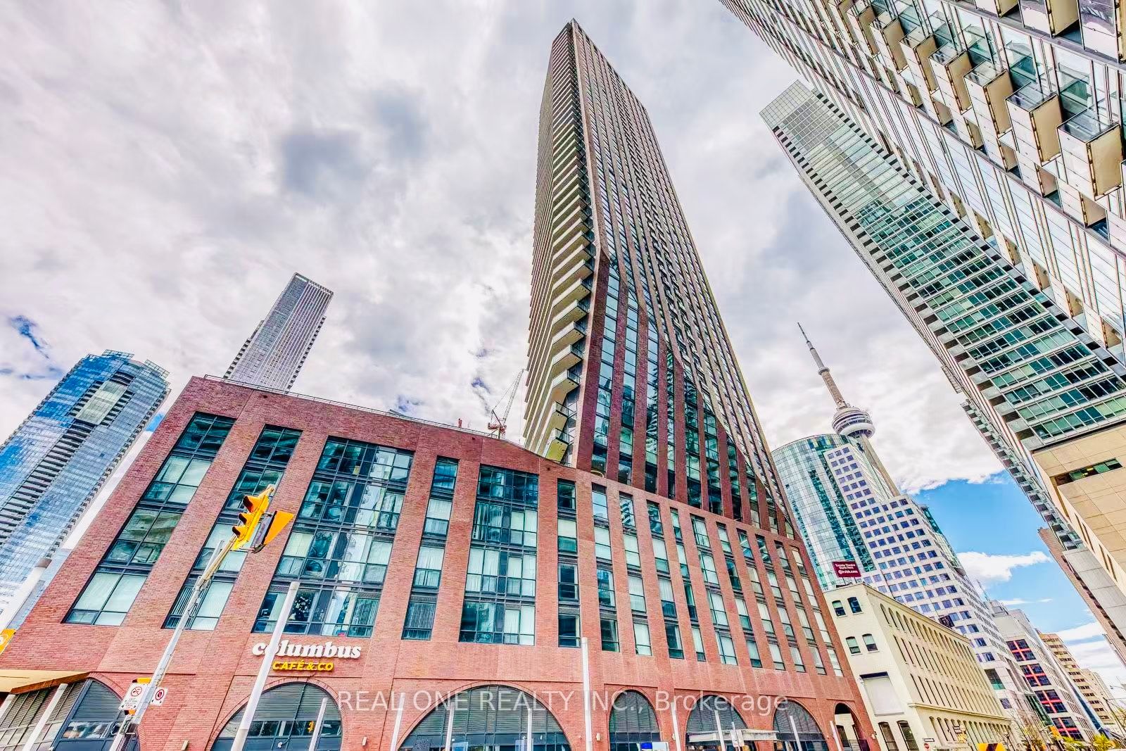 99 JOHN Street 1001, Toronto, ON M5V 0S6
