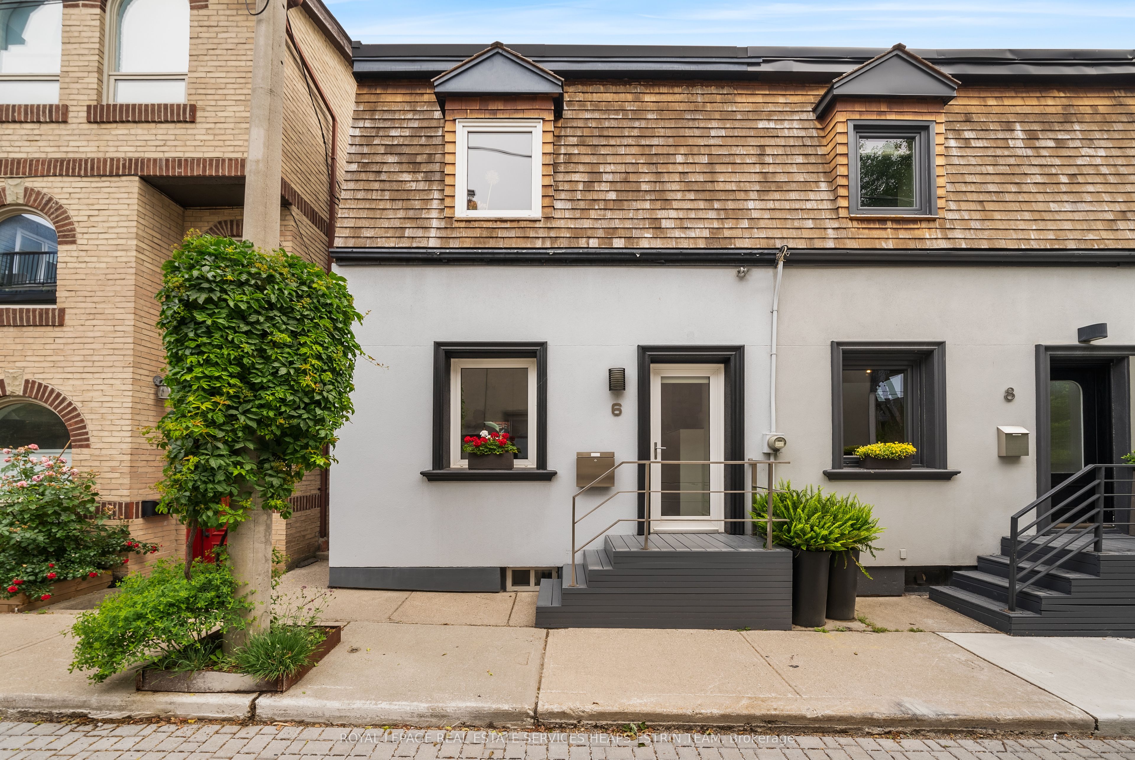 6 Sackville Place, Toronto, ON M4X 1A4