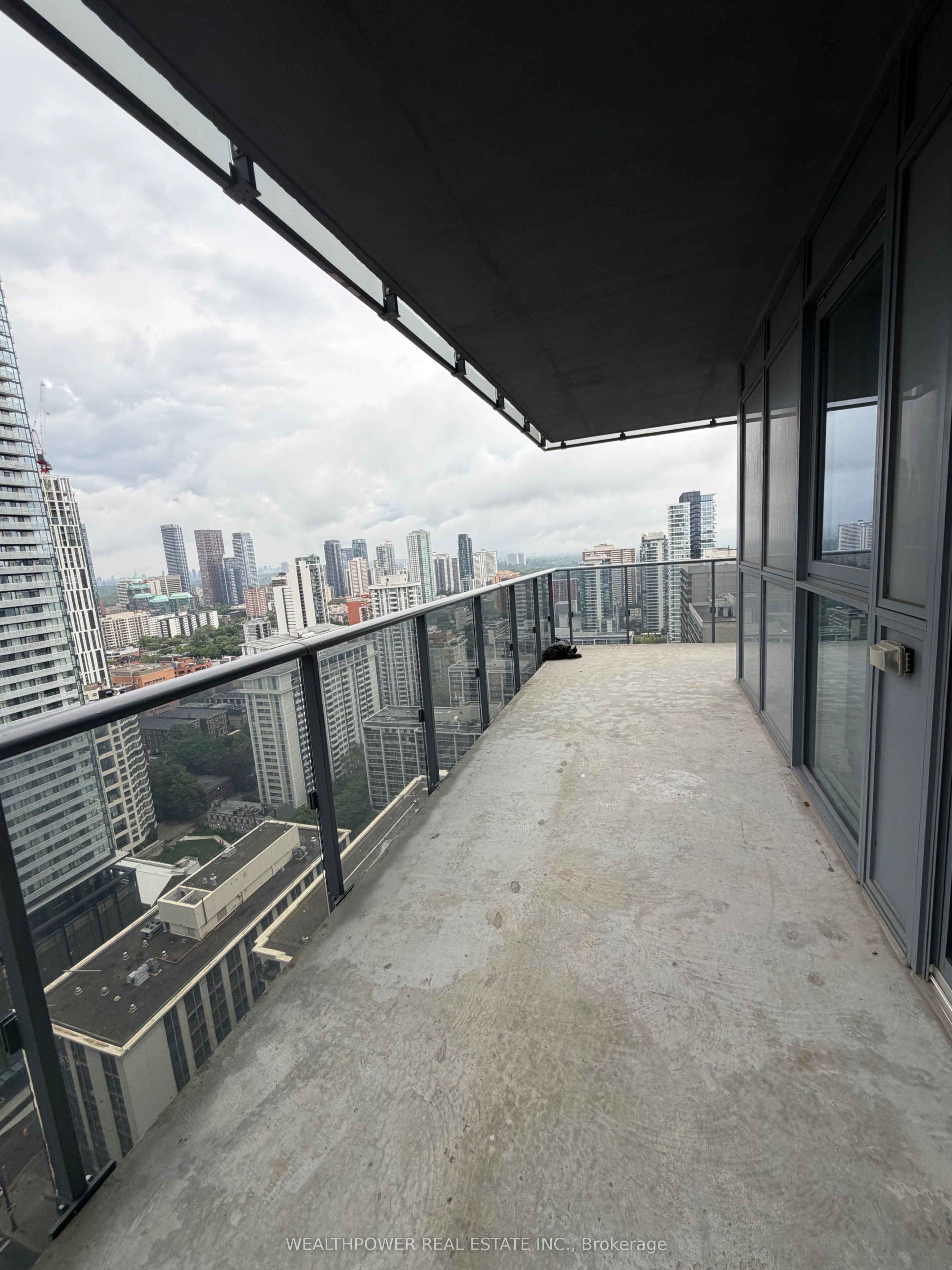 7 Grenville Street 3305, Toronto, ON M4Y 0E9