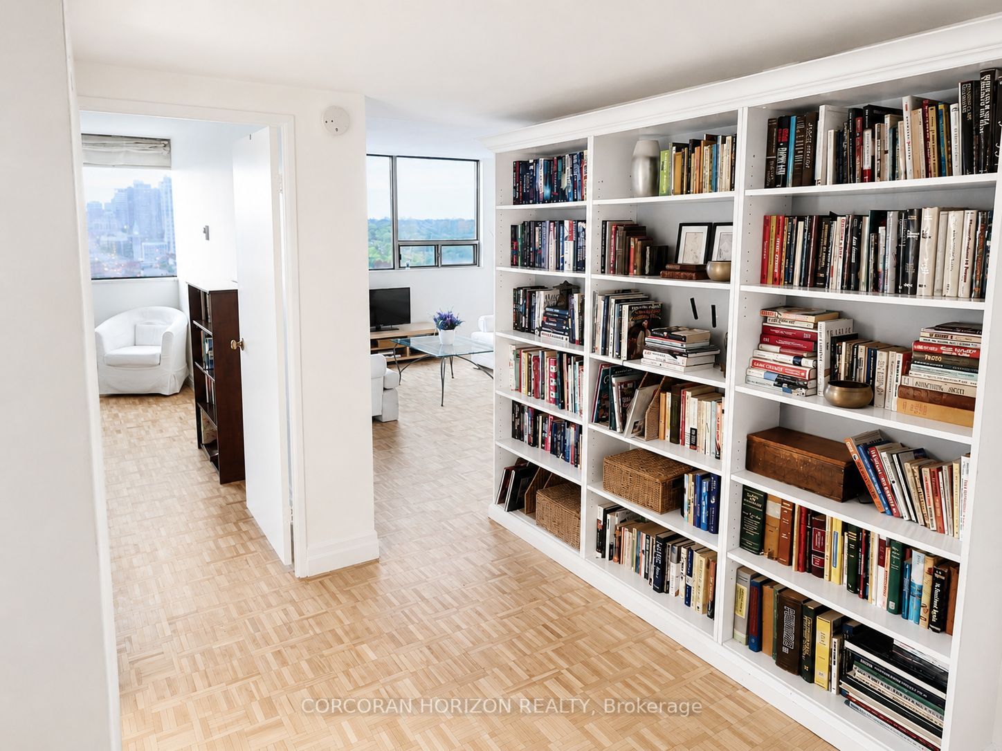 914 Yonge Street 1511, Toronto, ON M4W 3C8
