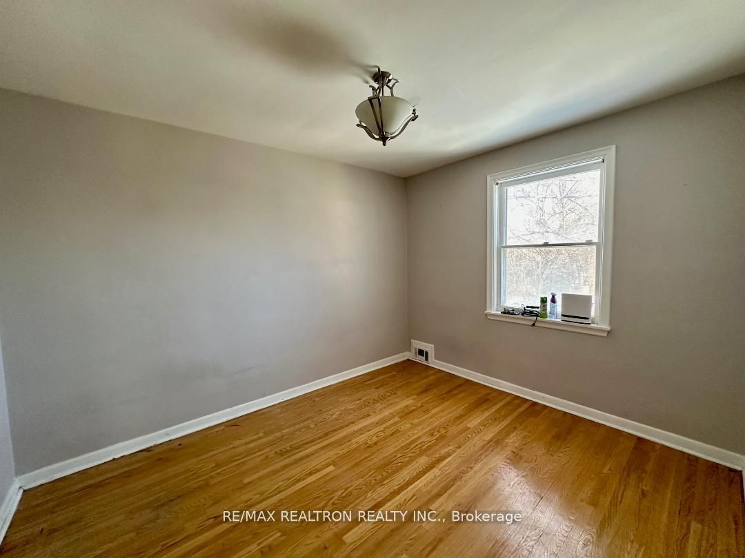 38 Southbourne Avenue, Toronto, ON M3H 1A5