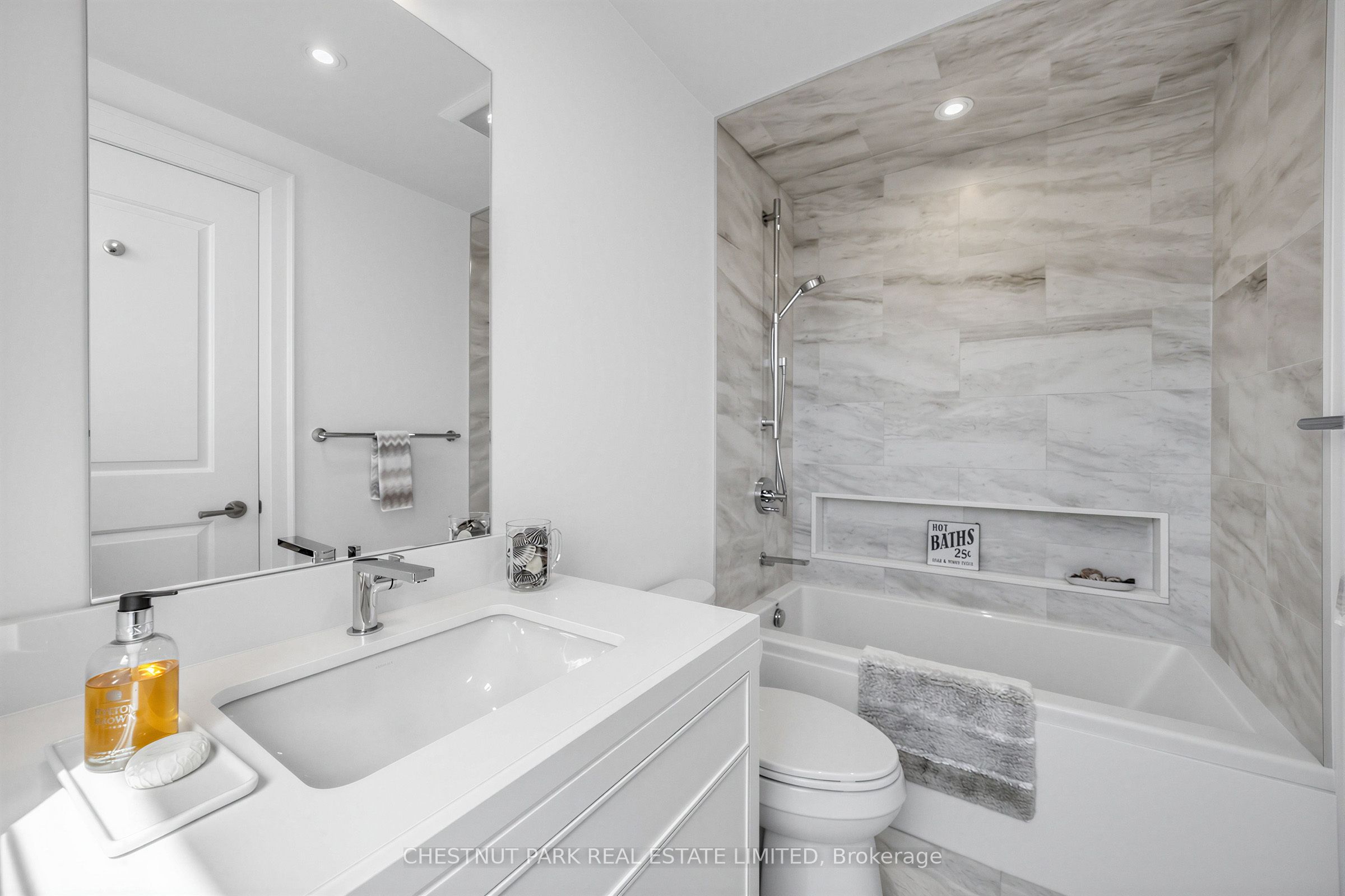 29 Oaklands Avenue, Toronto, ON M4V 0A9