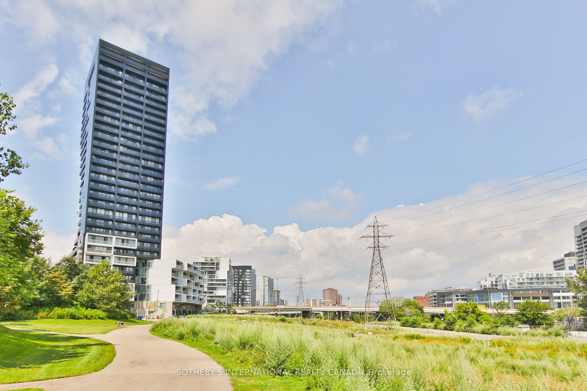 170 Bayview Avenue 820, Toronto, ON M5A 0M4