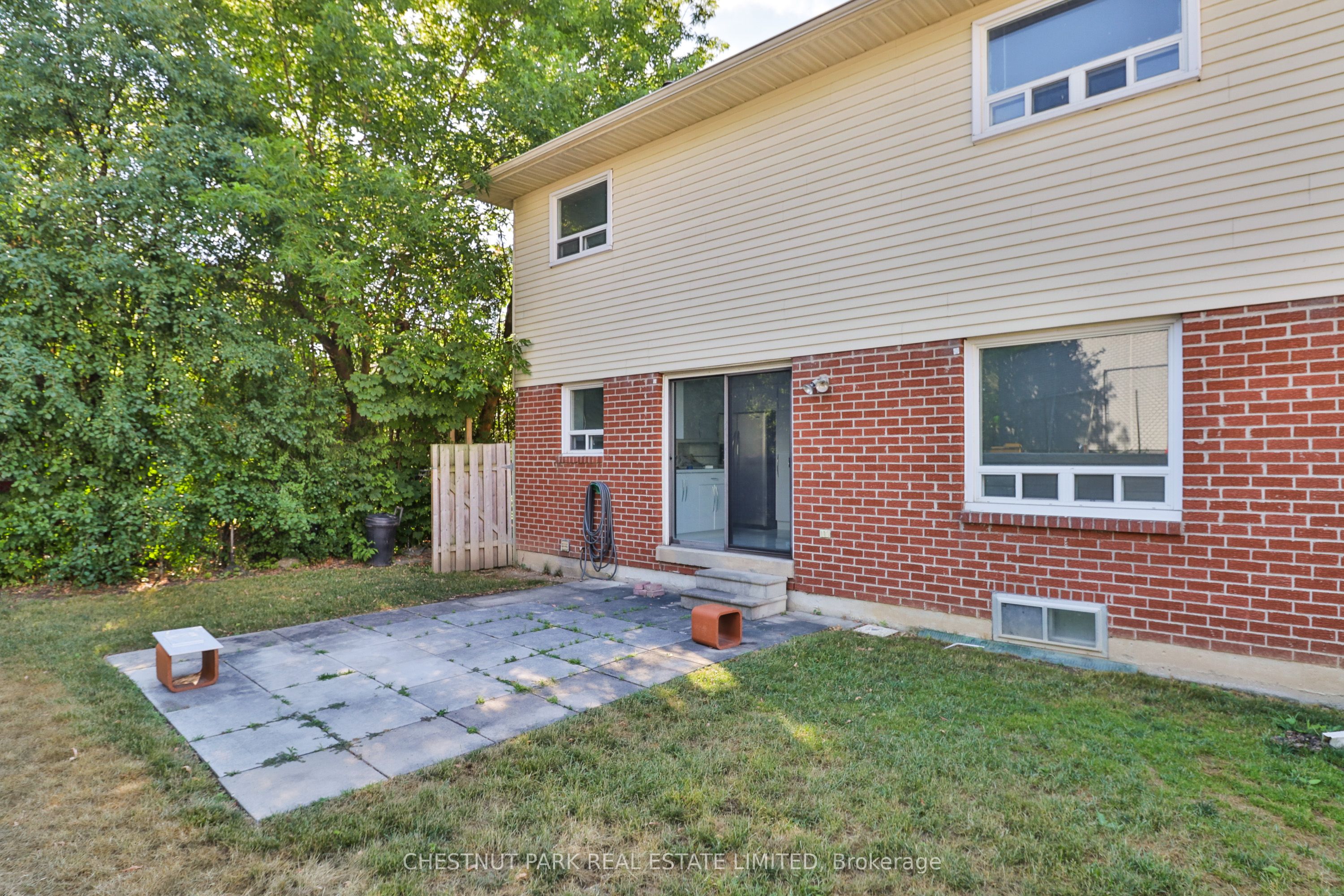18 Dervock Crescent, Toronto, ON M2K 1A7