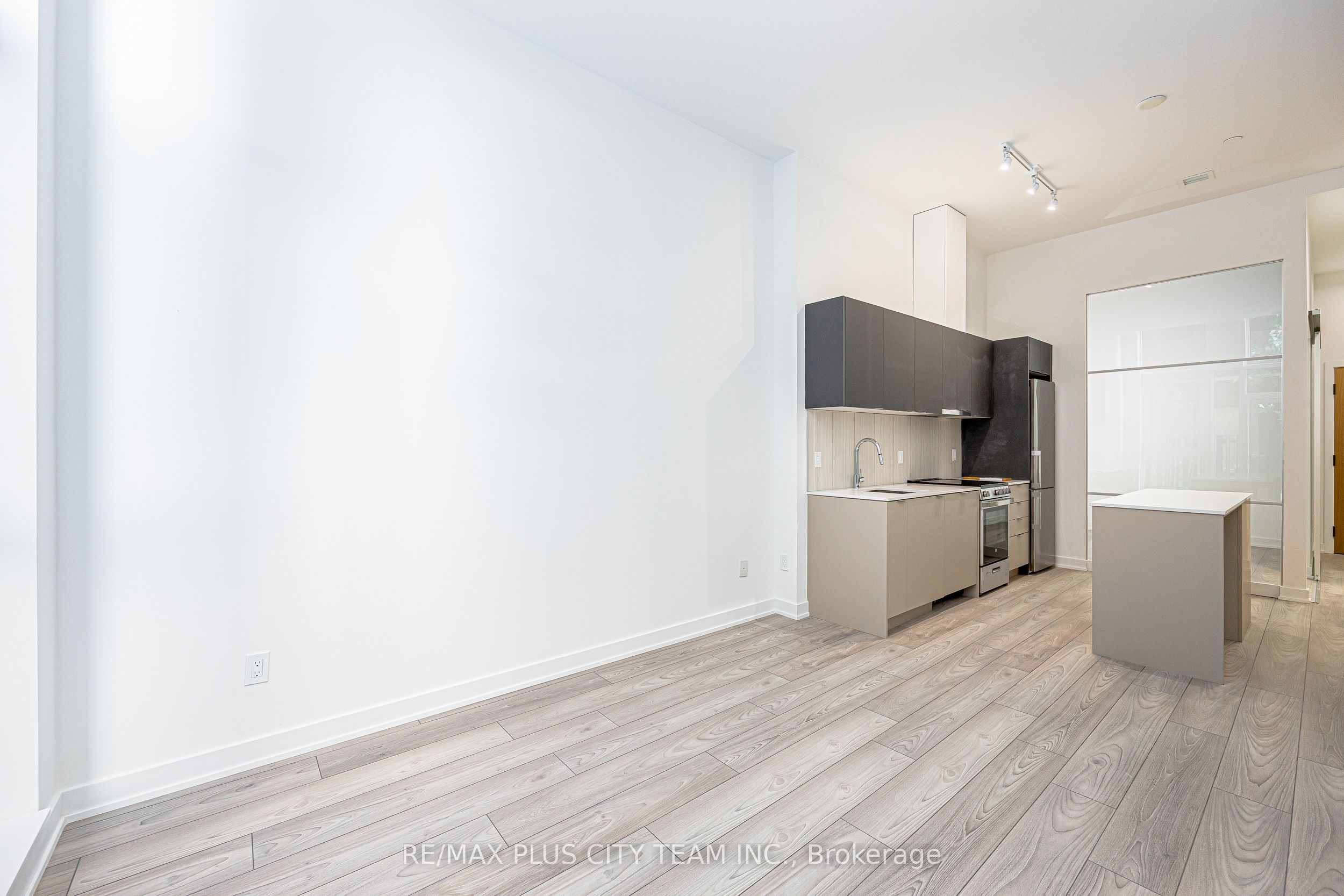 8 Tippett Road 105, Toronto, ON M3H 0E7