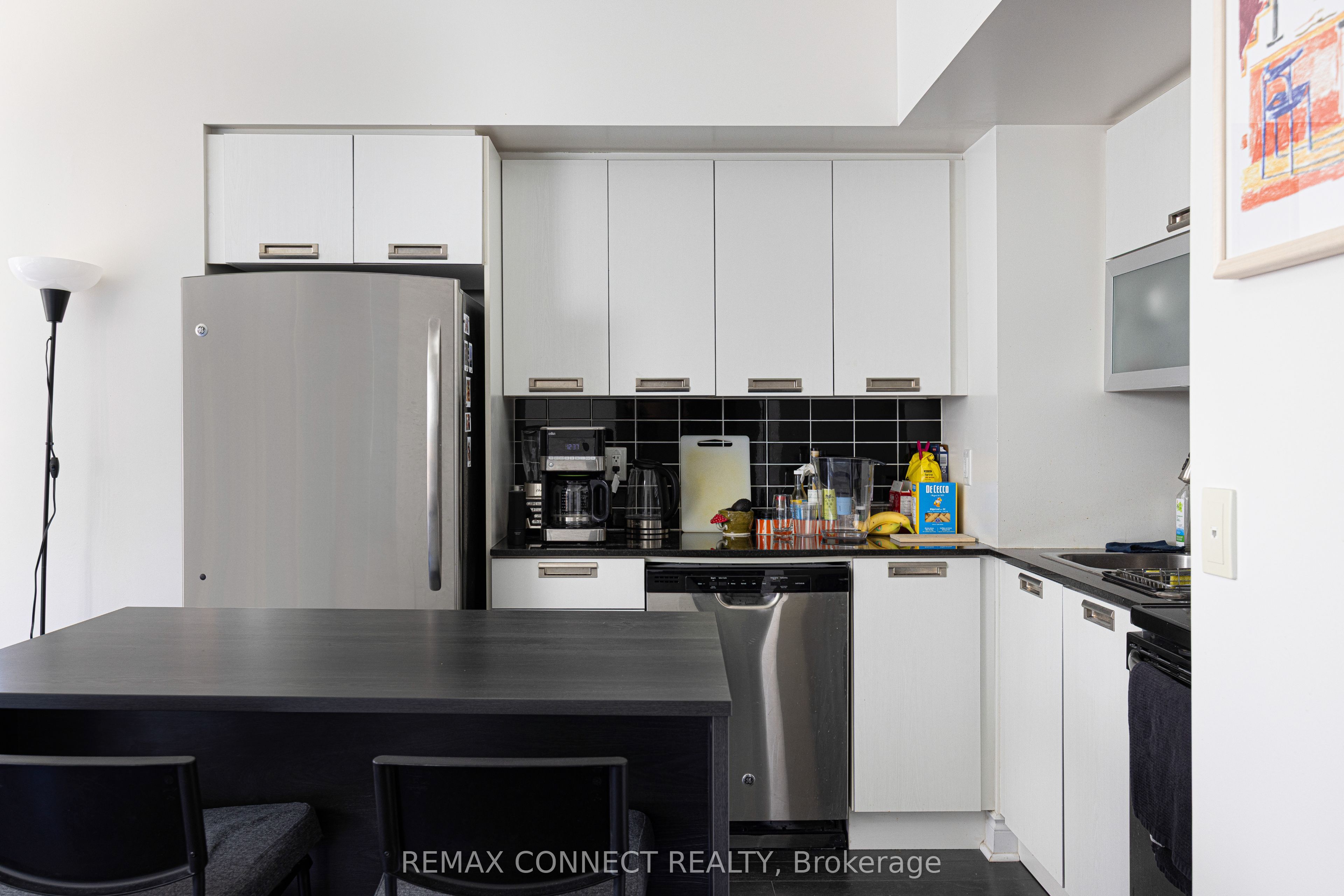 28 Ted Rogers Way 1012, Toronto, ON M4Y 2J4