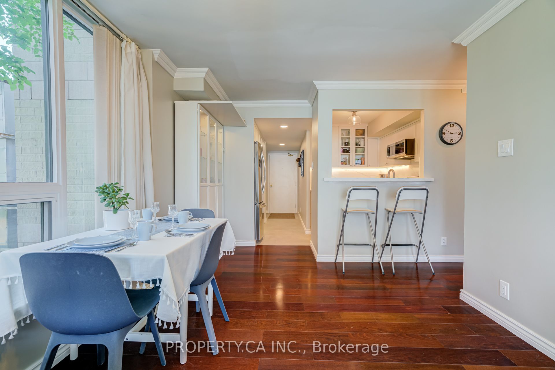 92 King Street 1008, Toronto, ON M5C 2V8