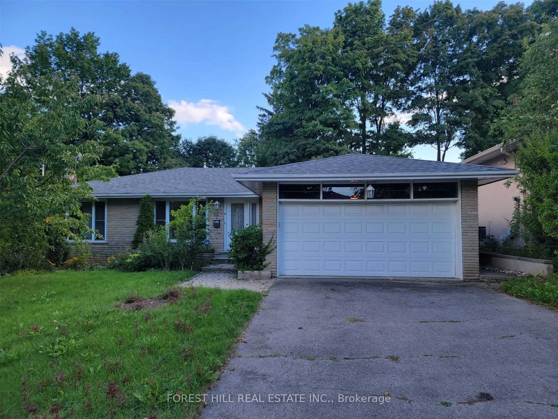 15 Restwell Crescent, Toronto, ON M2K 2A1