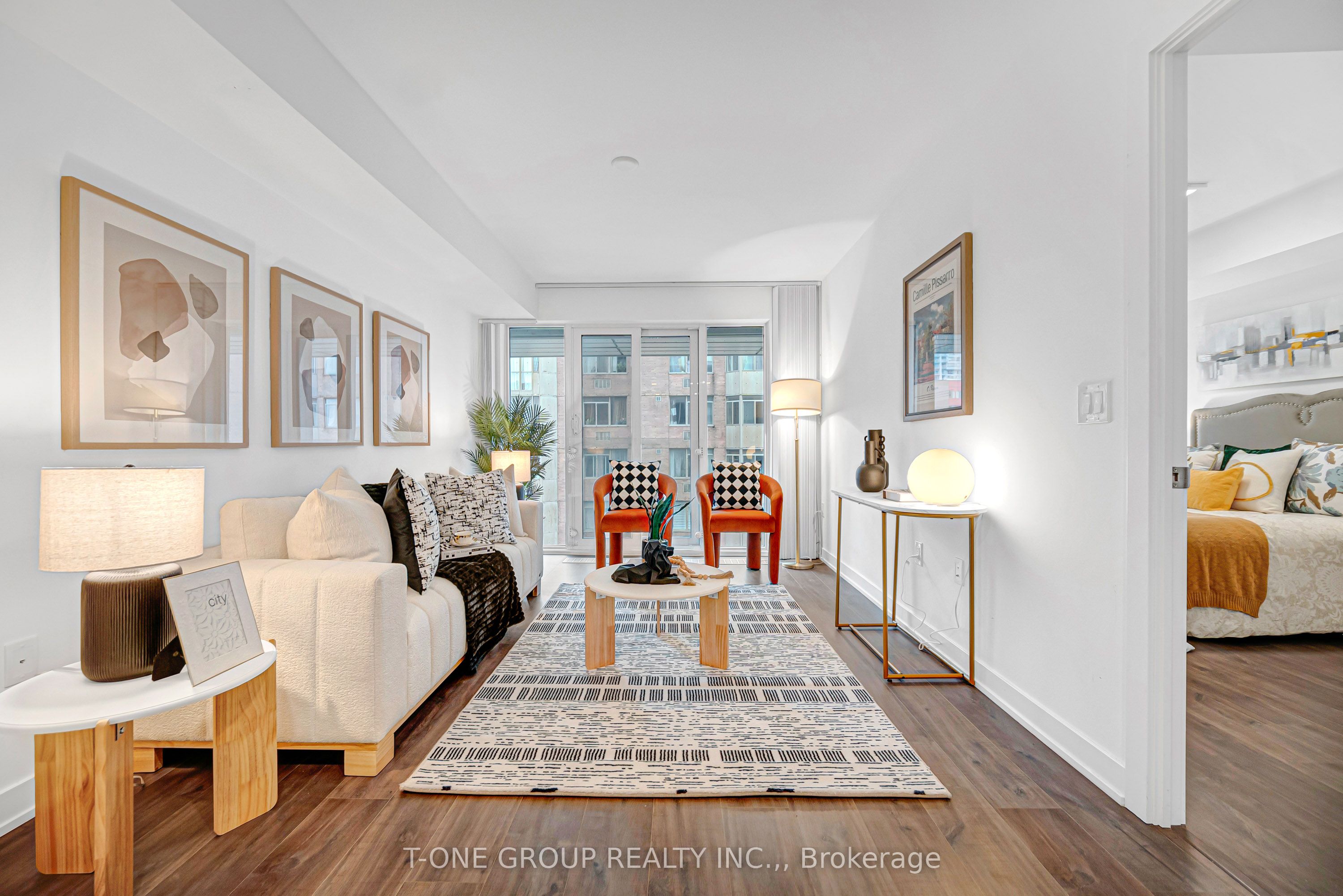 50 Mccaul Street 513, Toronto, ON M5T 1V9