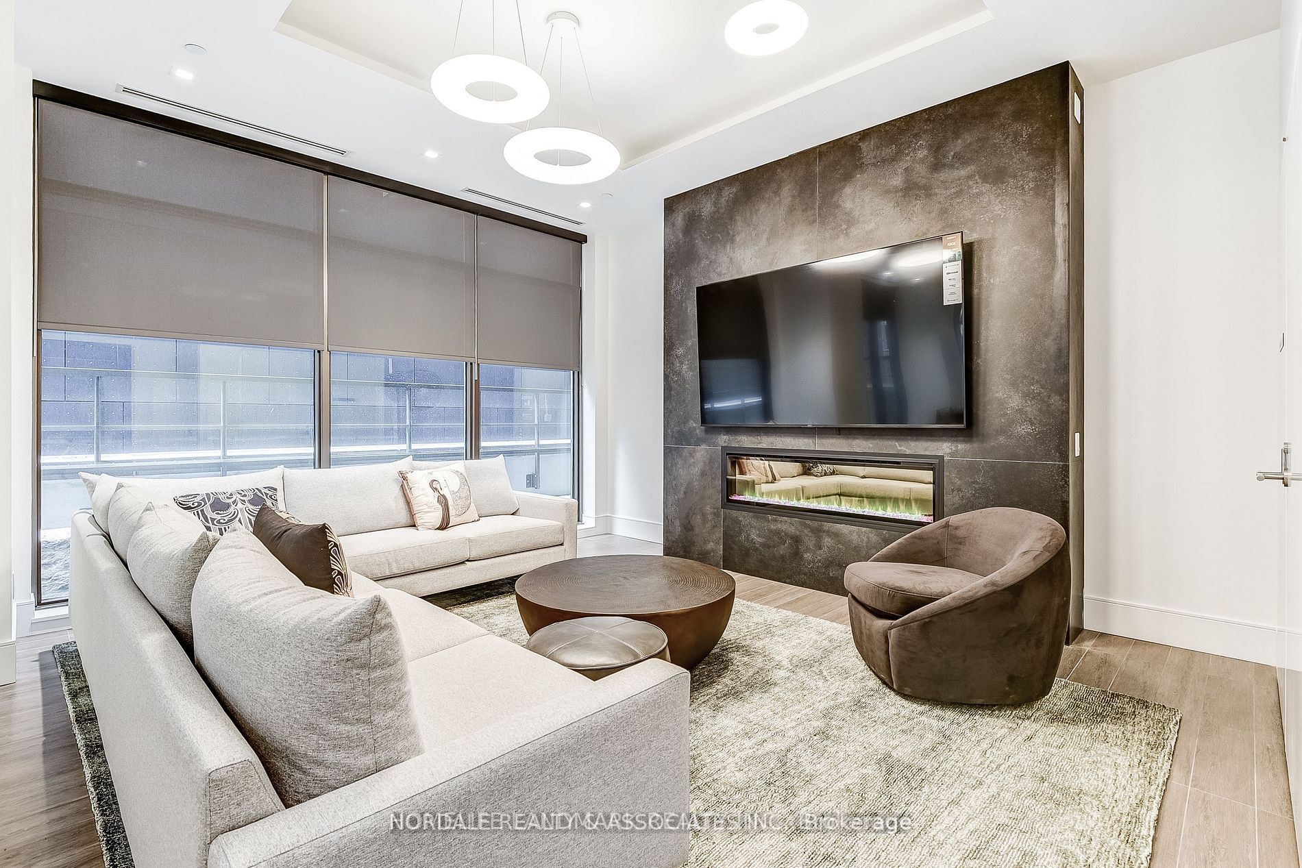 28 Widmer Street GPH25, Toronto, ON M5V 0T2