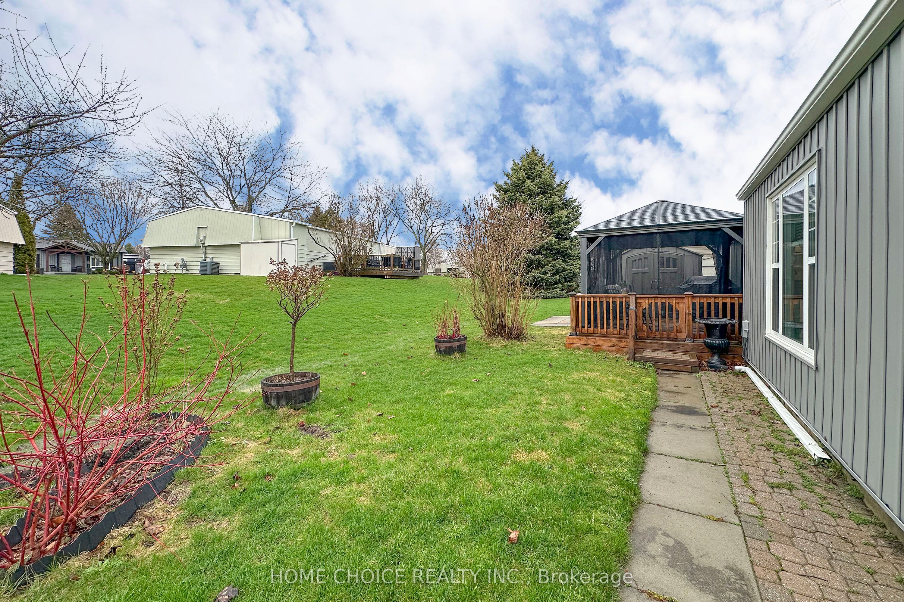 80 Bluffs Road, Clarington, ON L1B 1A6