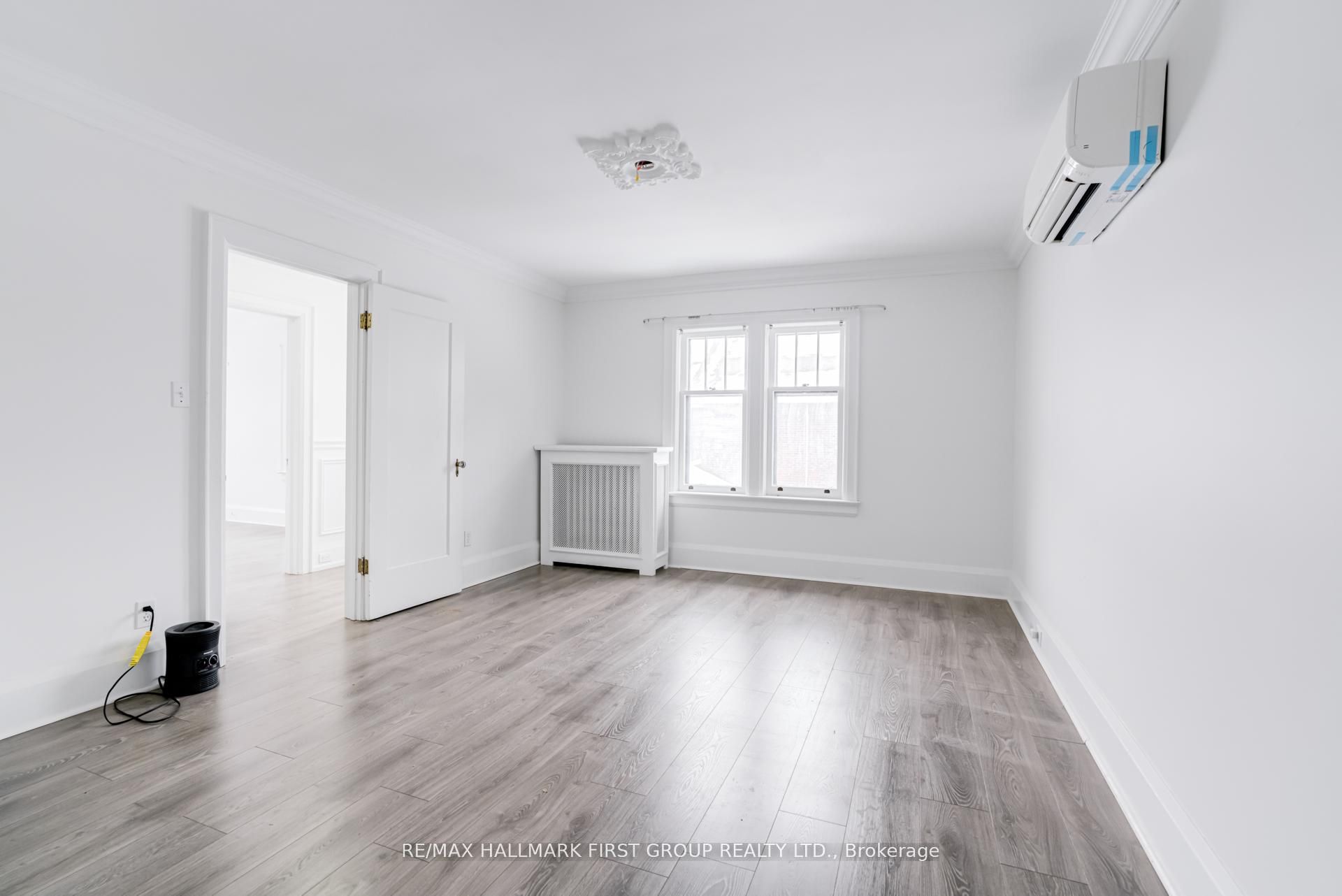 512 Simcoe Street N, Oshawa, ON L1G 4T9