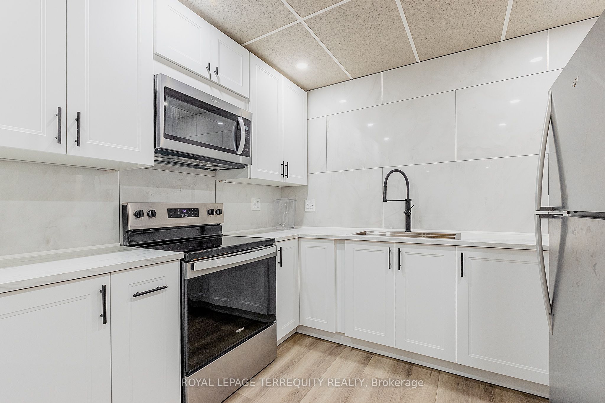1210 Radom Street 1701, Pickering, ON L1W 2Z3