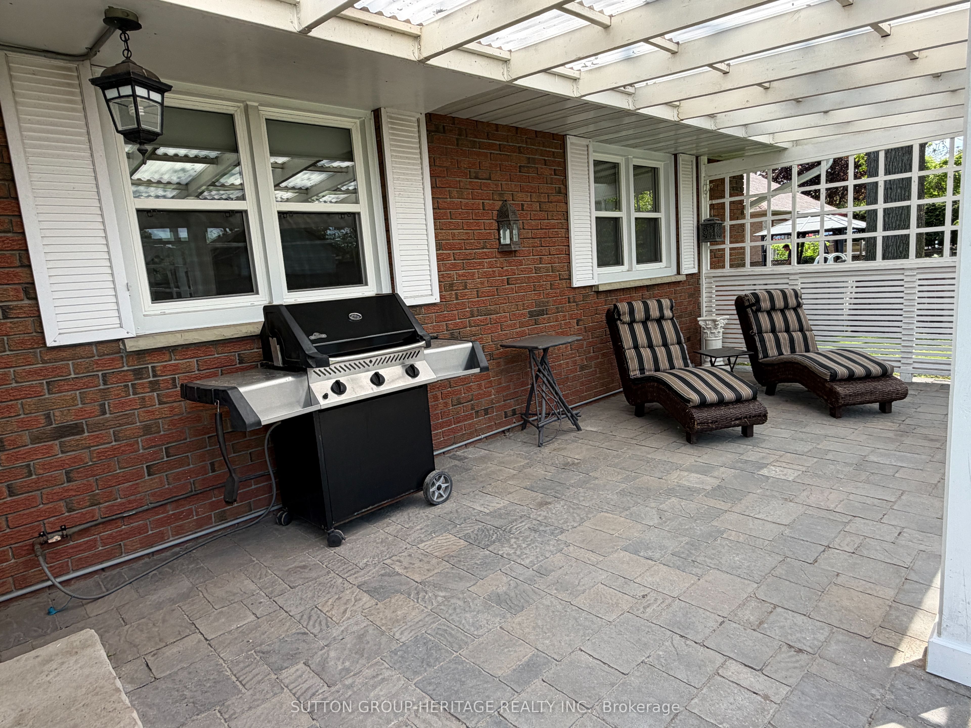414 Centre Street N, Whitby, ON L1N 4T4
