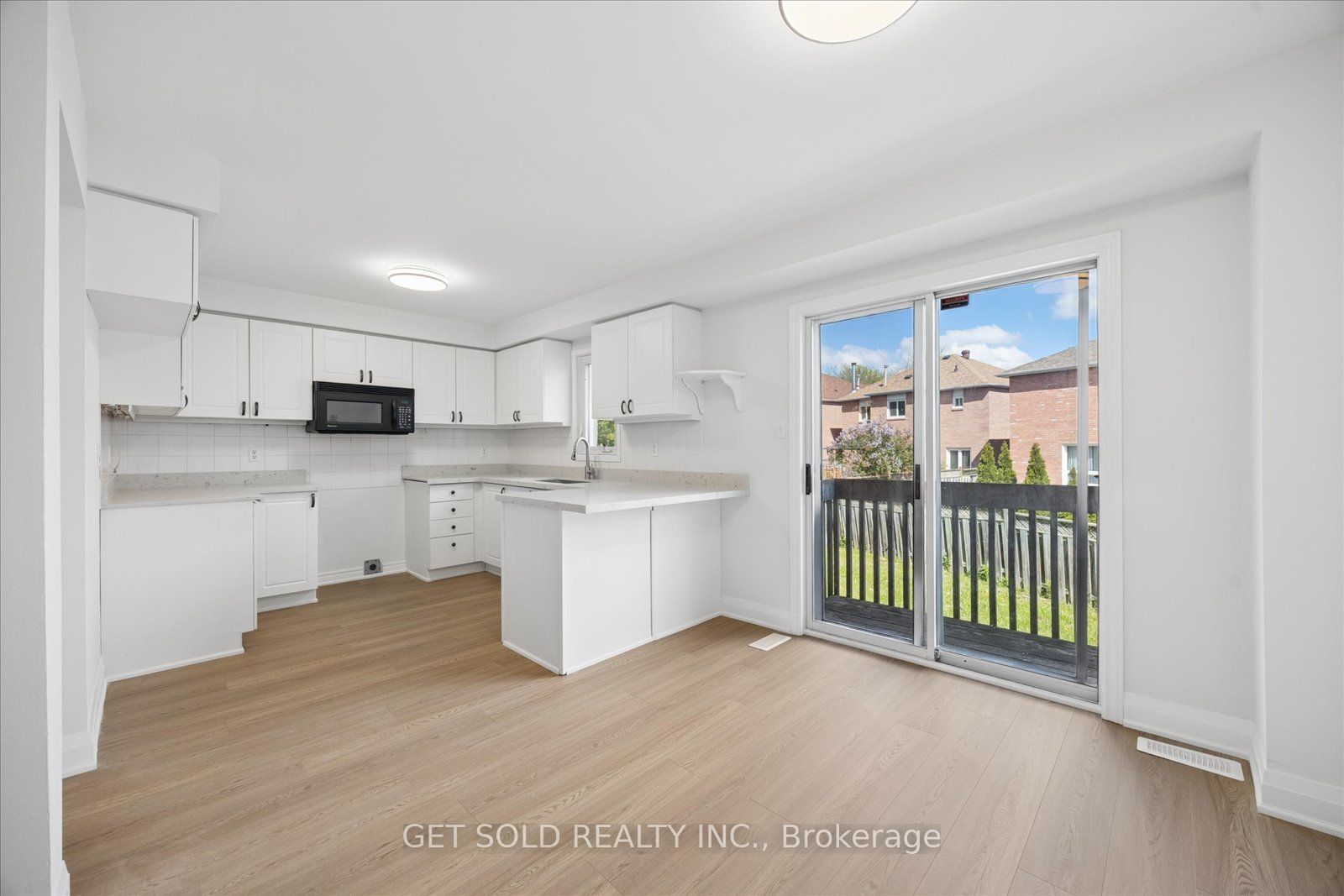 10 Howes Street, Ajax, ON L1T 3V6