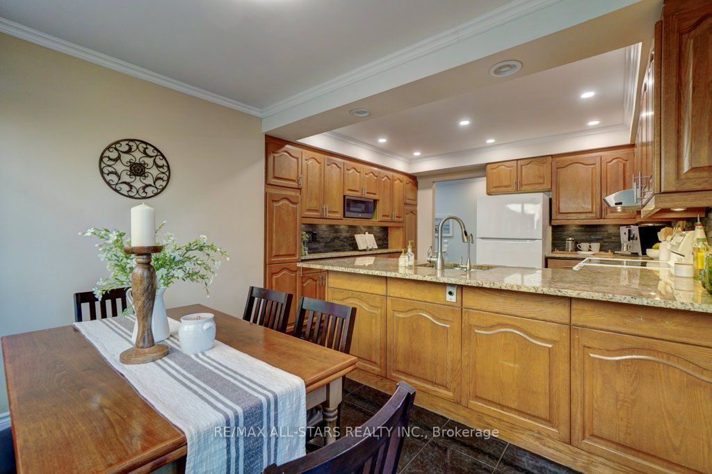 75 Hawley Crescent, Whitby, ON L1N 6X6